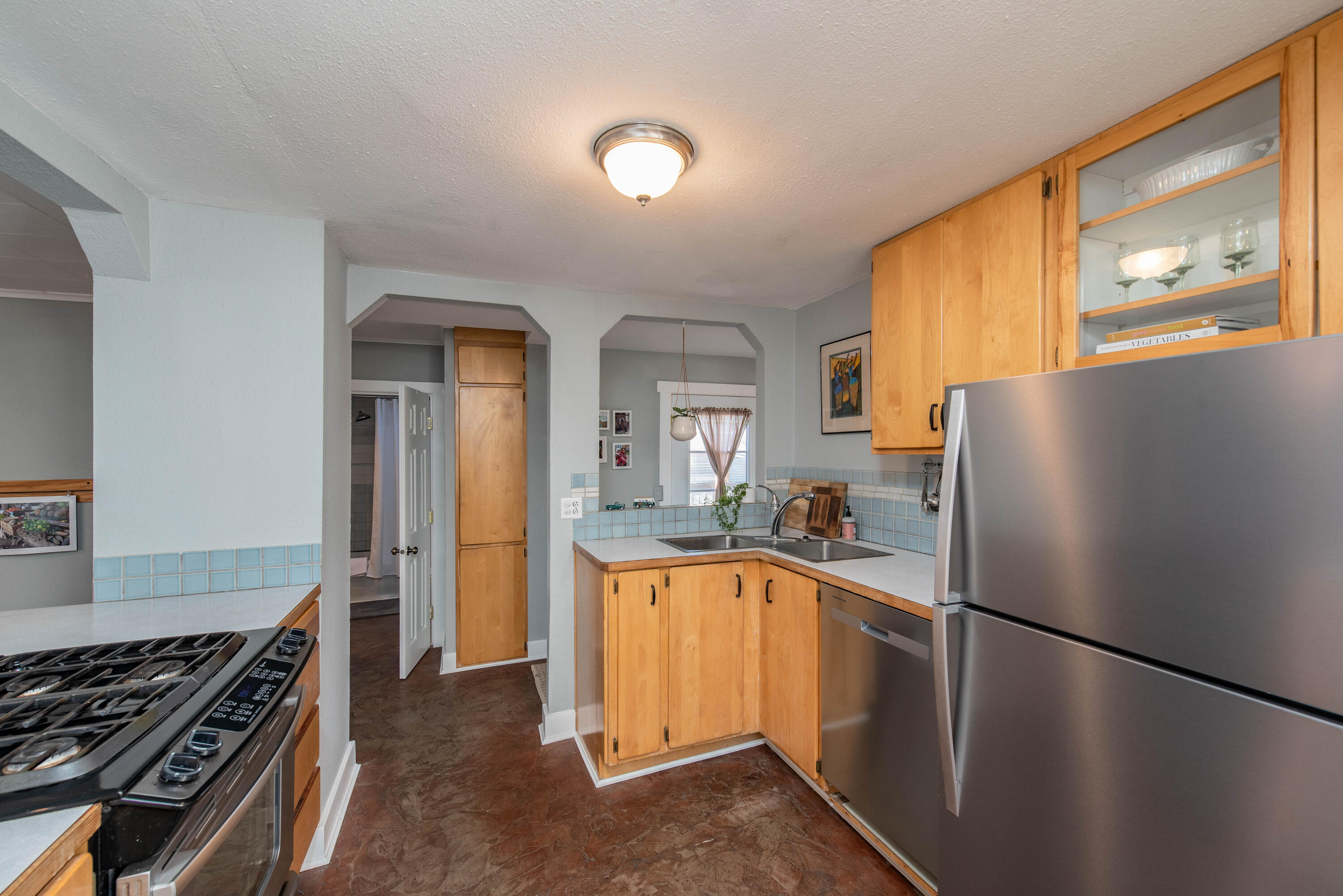 742 NE Quimby Avenue