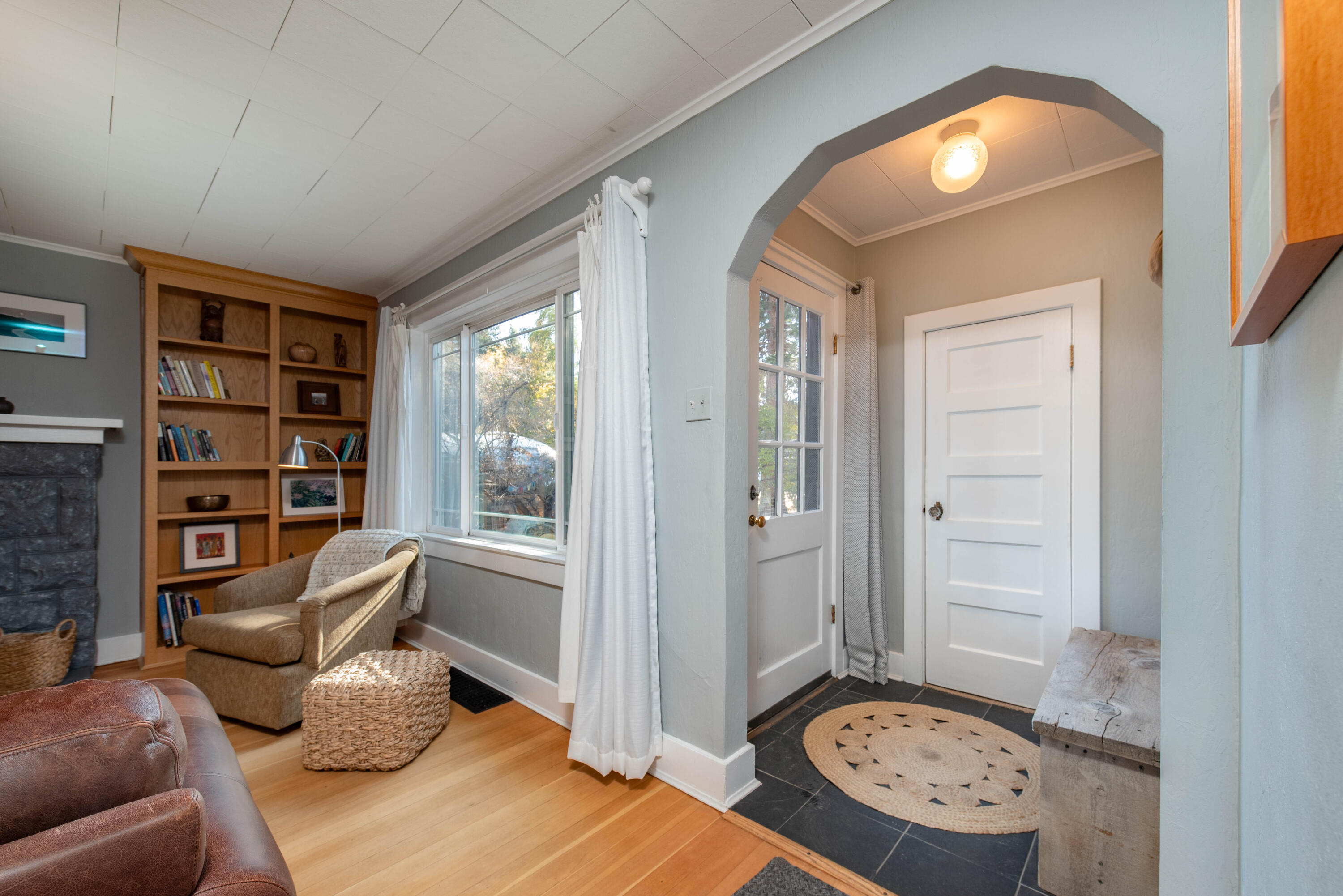 742 NE Quimby Avenue