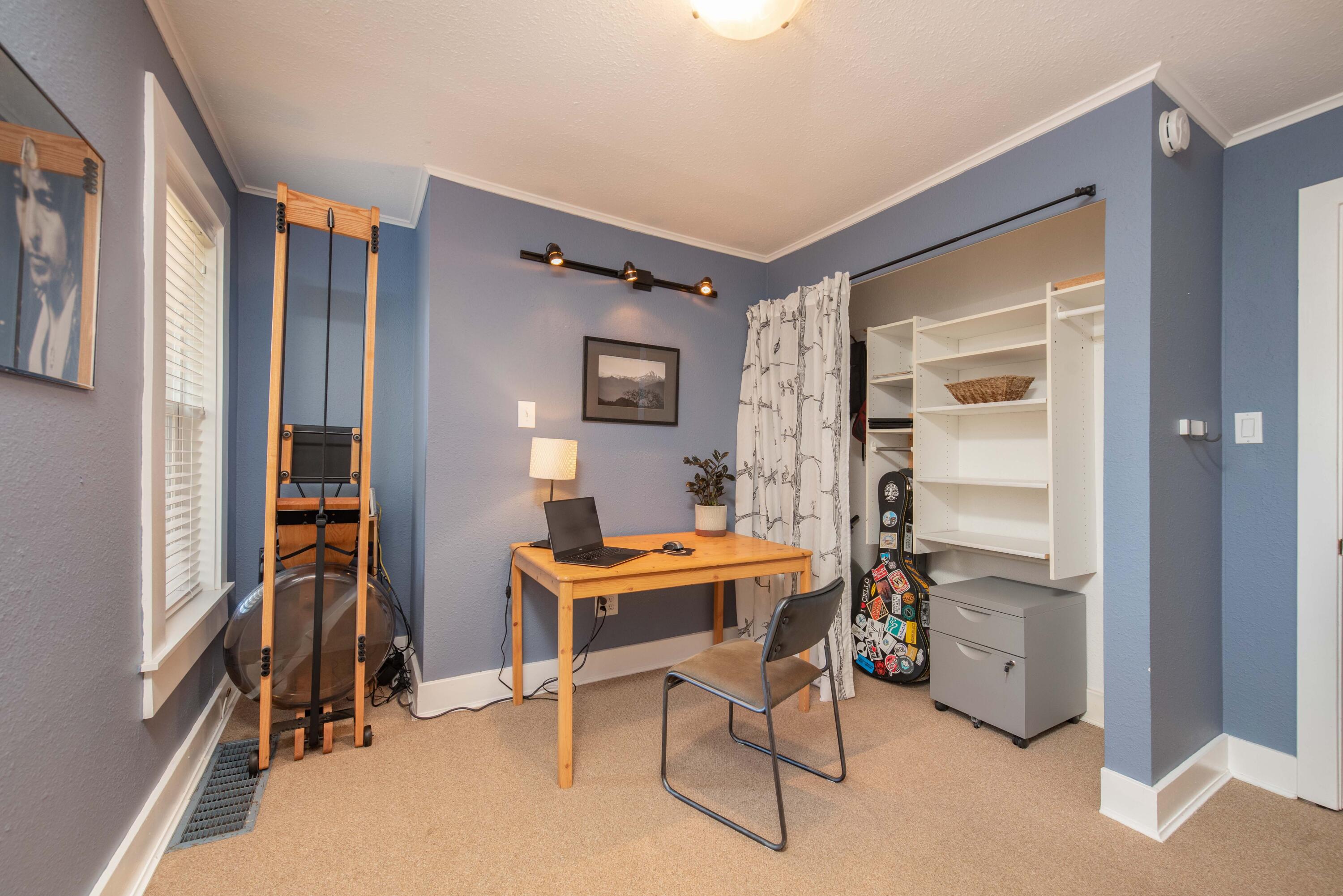 742 NE Quimby Avenue