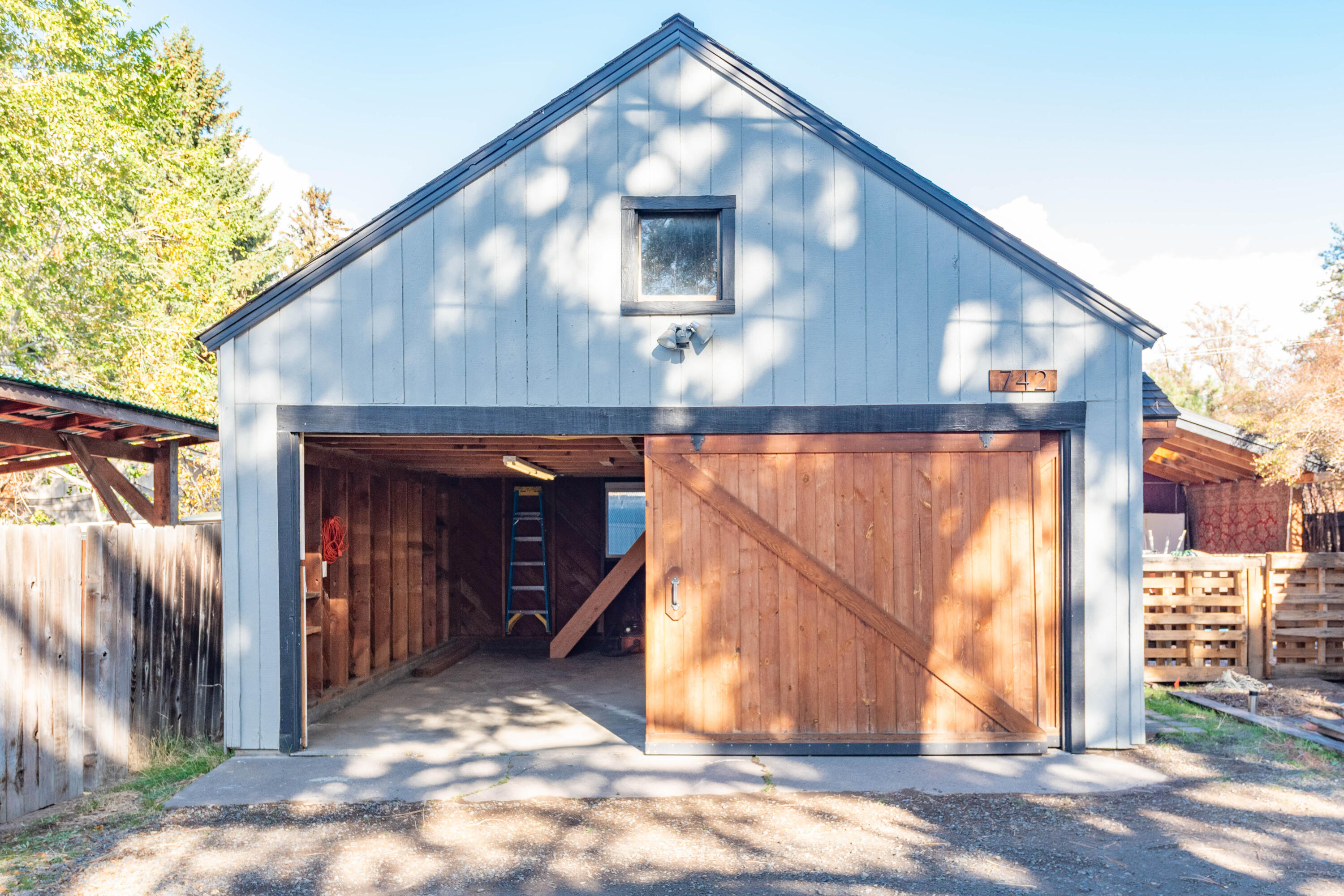 742 NE Quimby Avenue