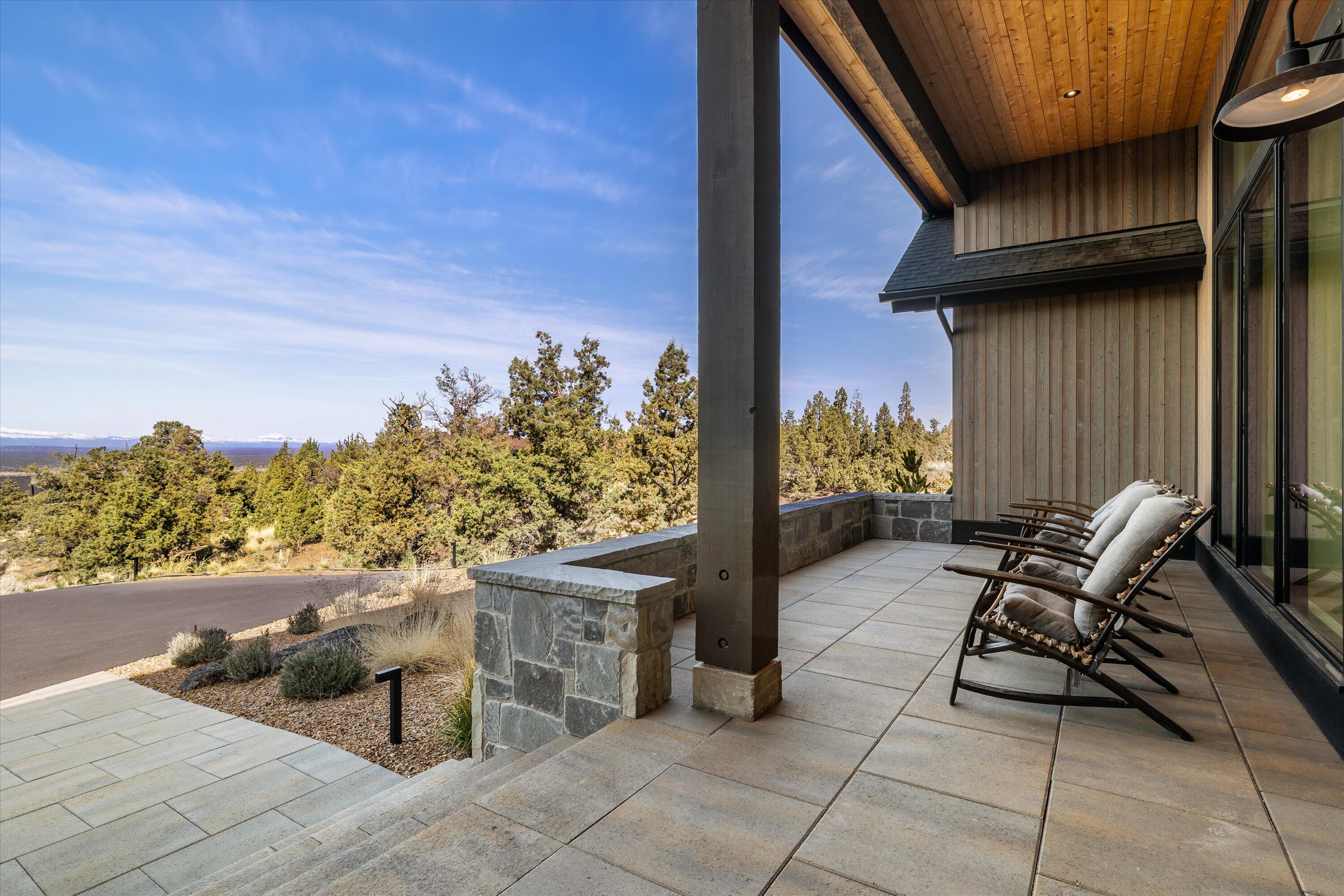 15202 S Hat Rock Loop