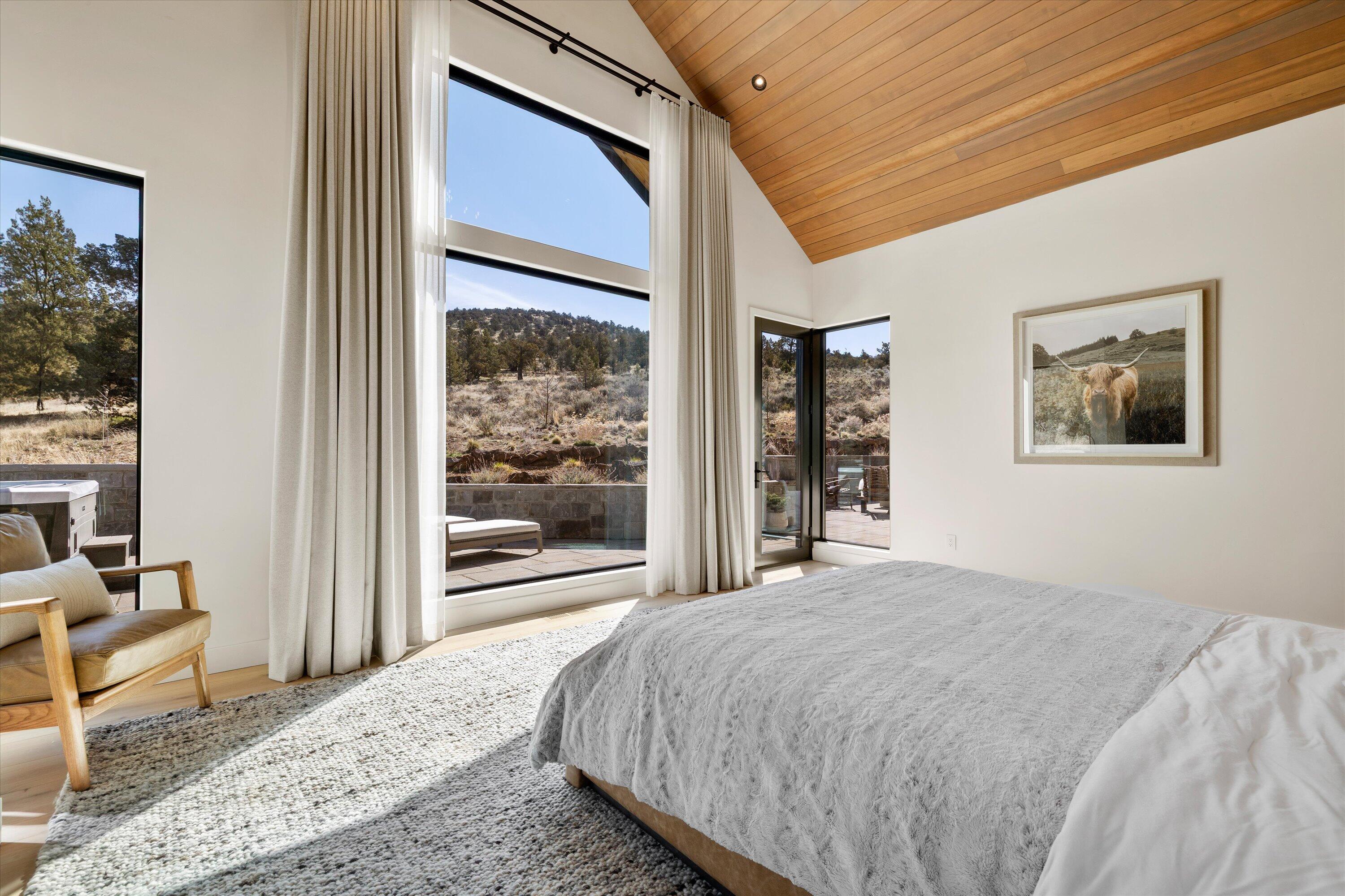15202 S Hat Rock Loop