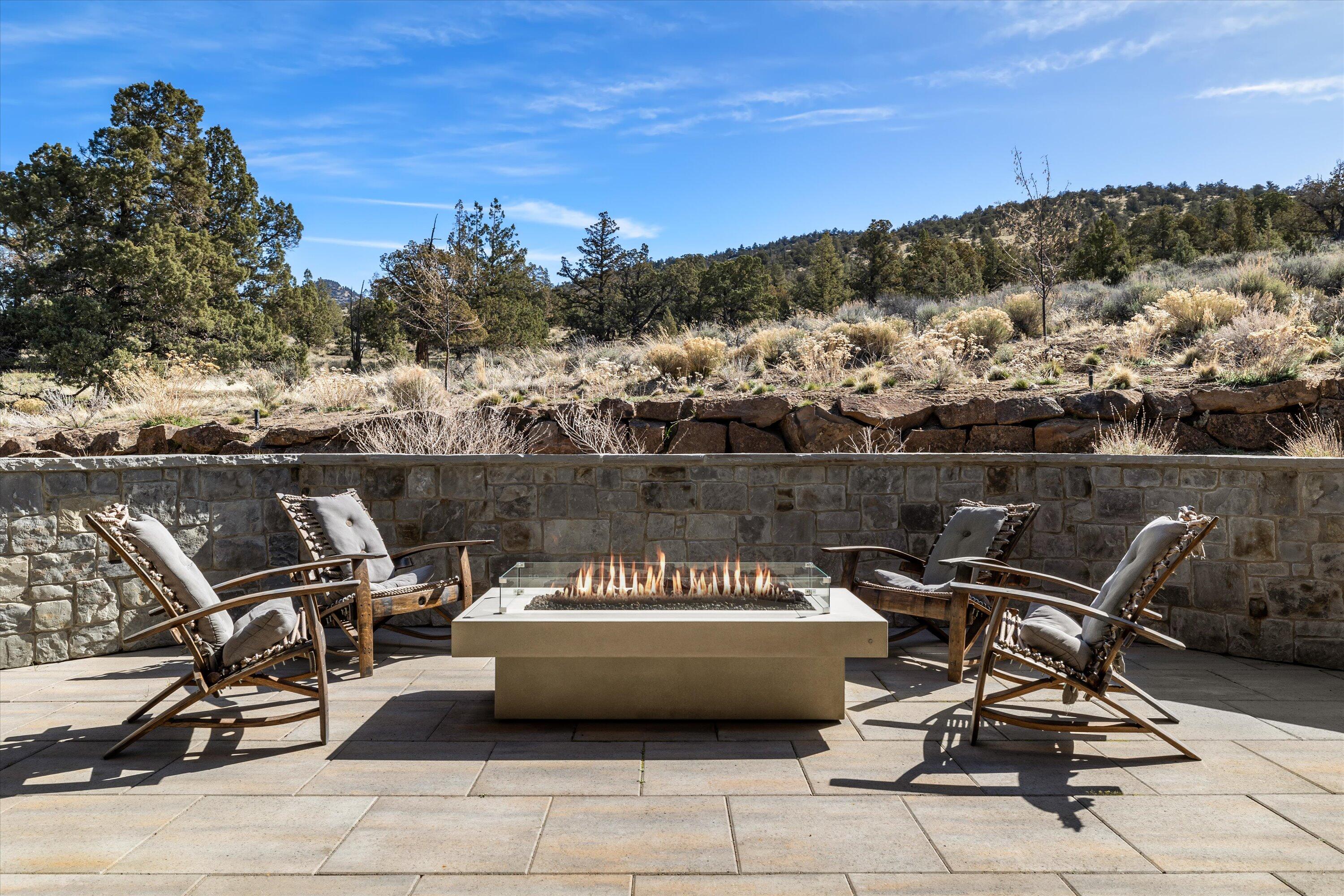15202 S Hat Rock Loop