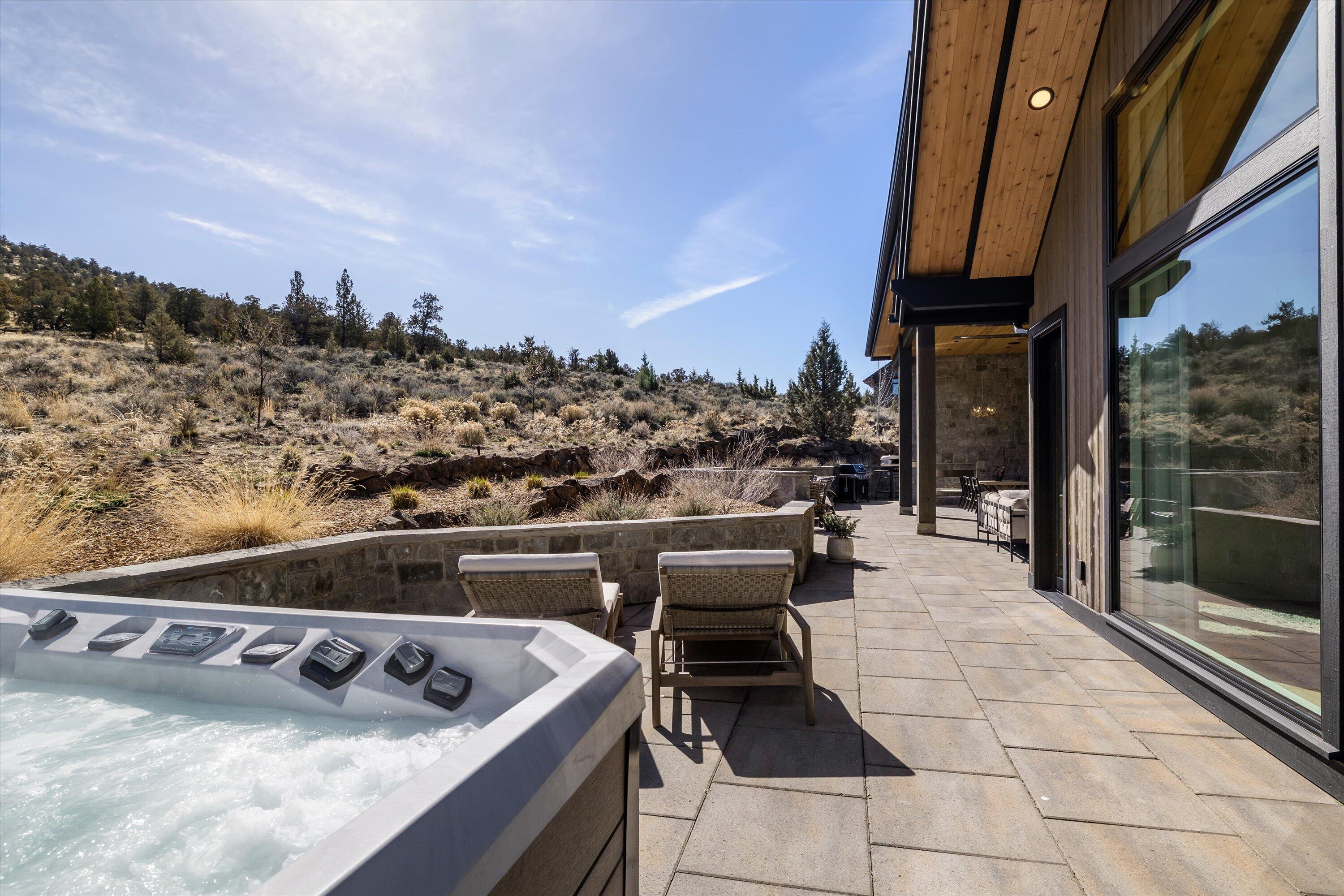 15202 S Hat Rock Loop