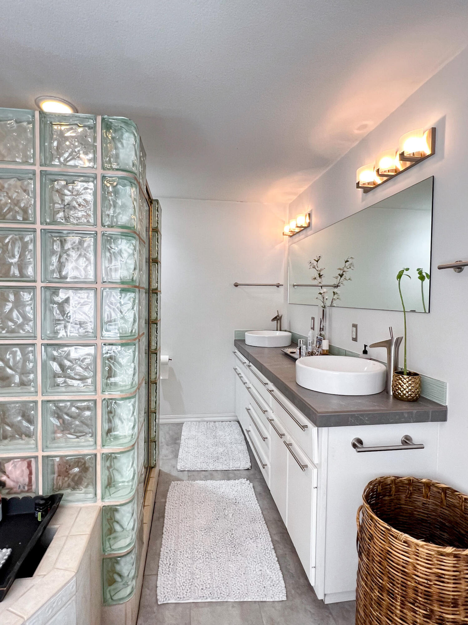 636 NW Silver Buckle Road