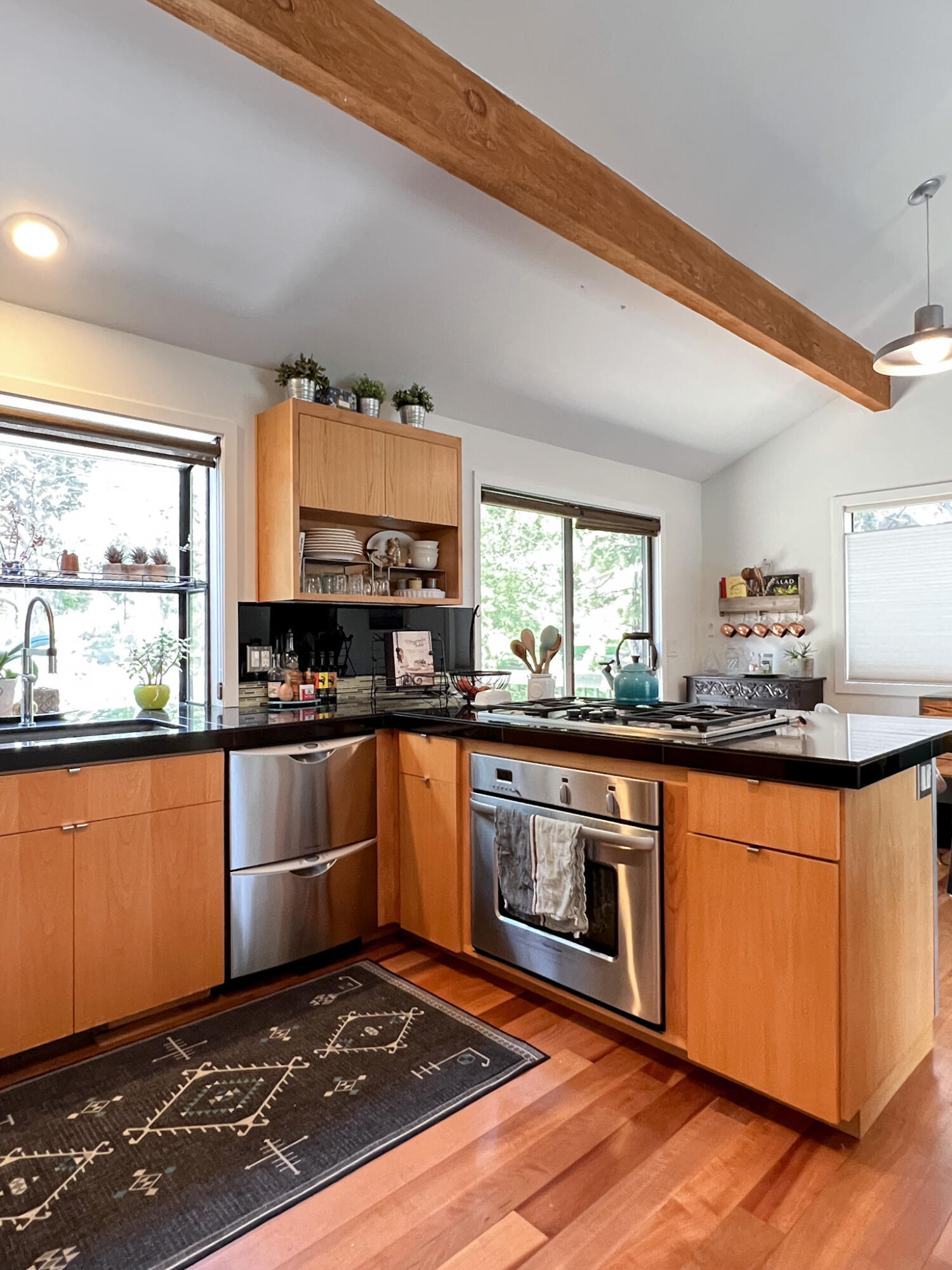 636 NW Silver Buckle Road