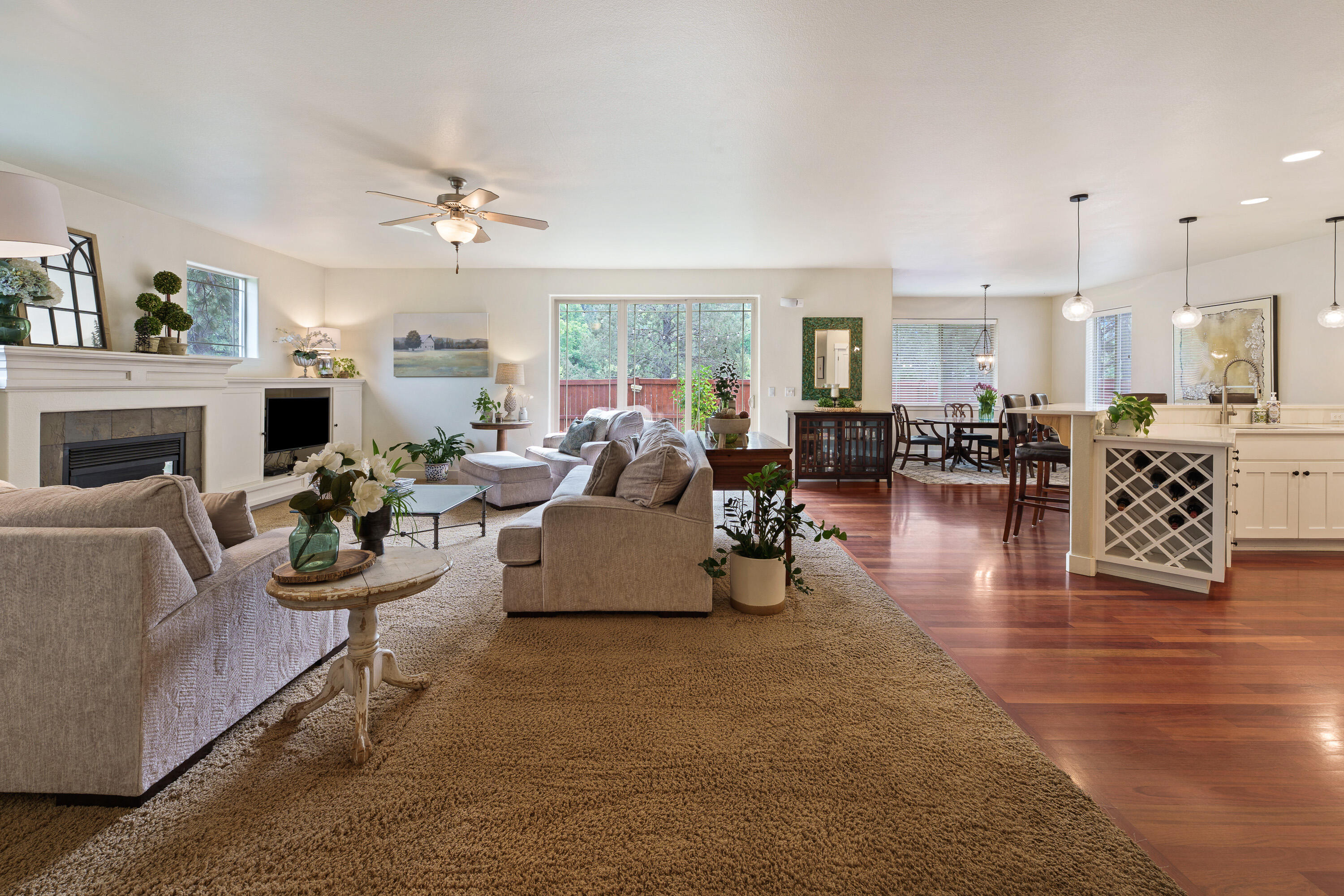 137 NW Outlook Vista Drive