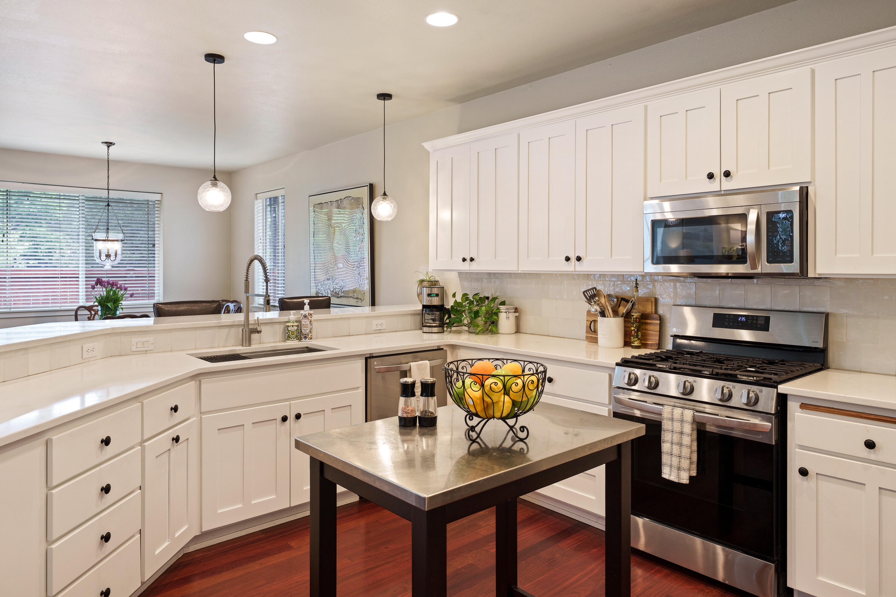 137 NW Outlook Vista Drive