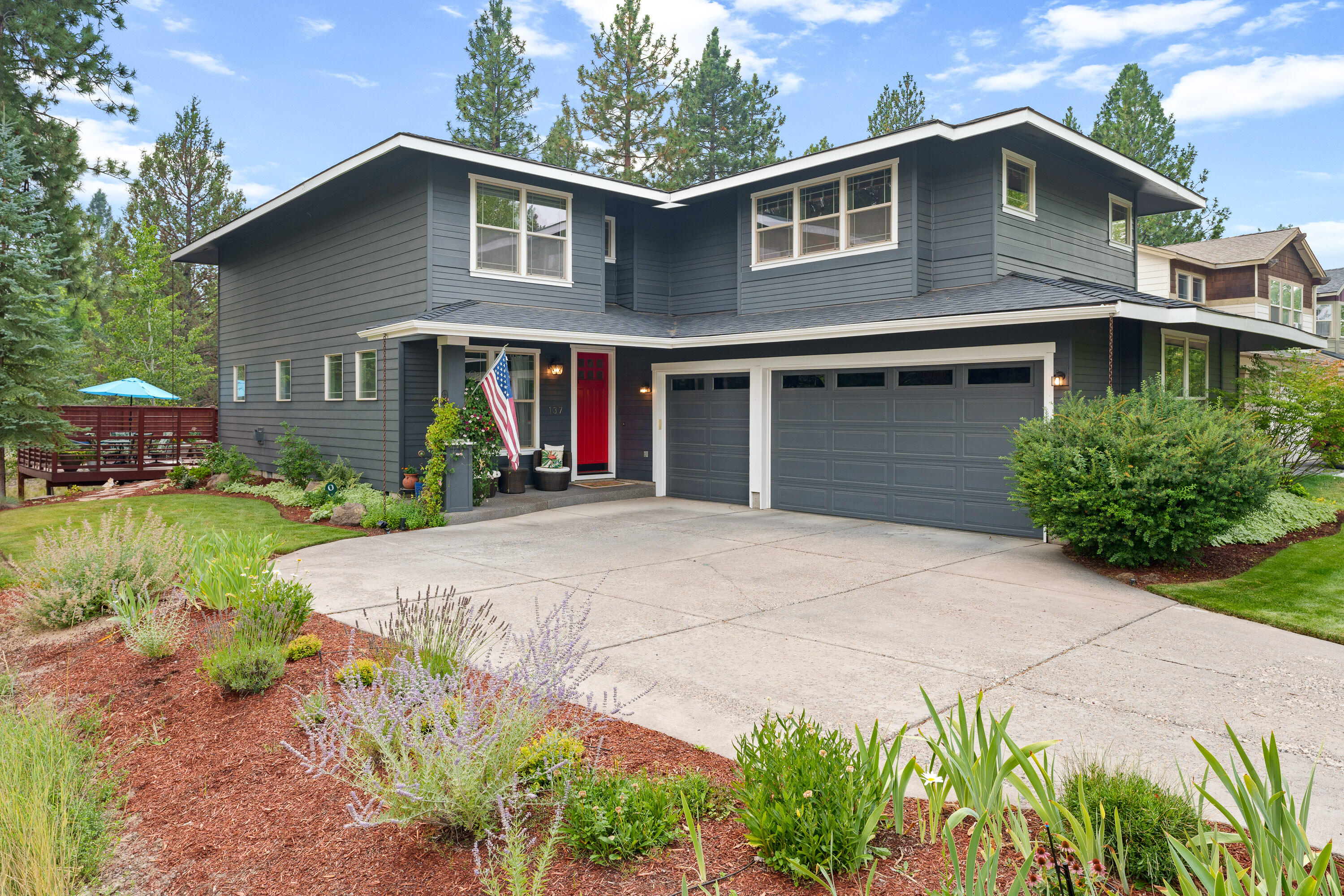 137 NW Outlook Vista Drive