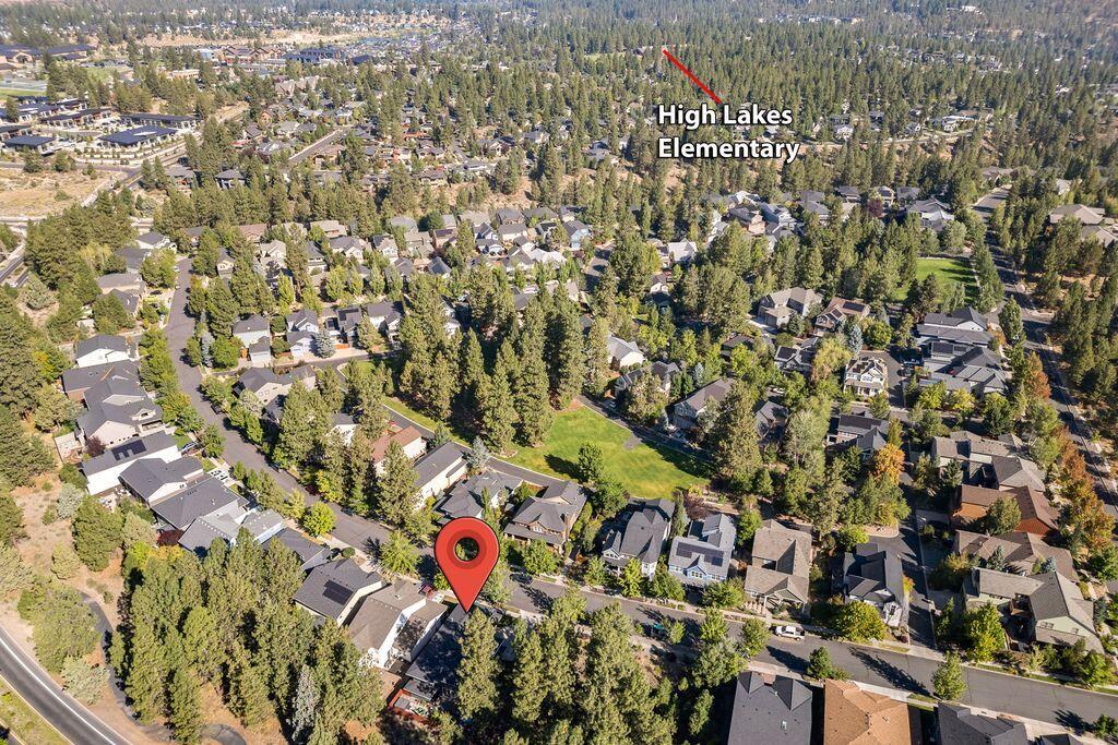 137 NW Outlook Vista Drive