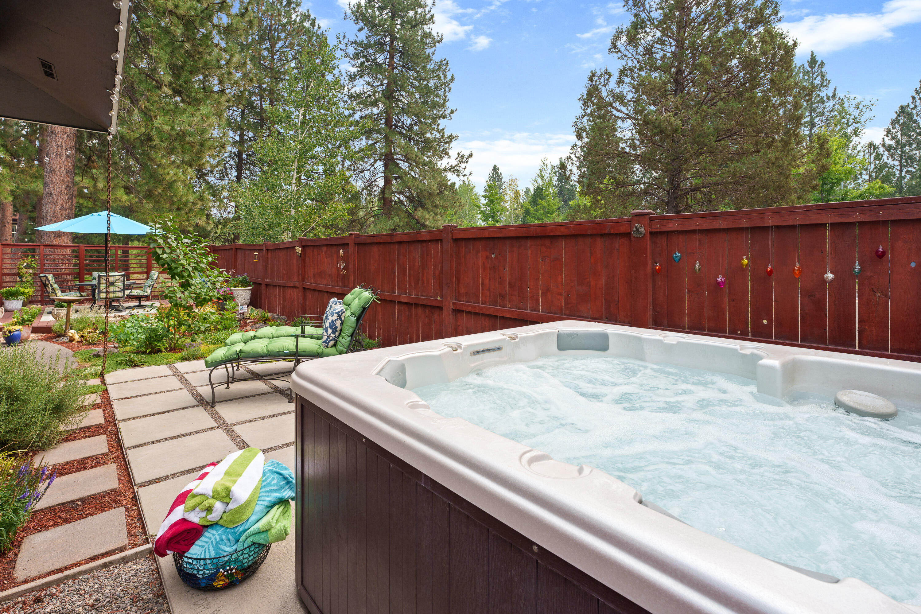 137 NW Outlook Vista Drive