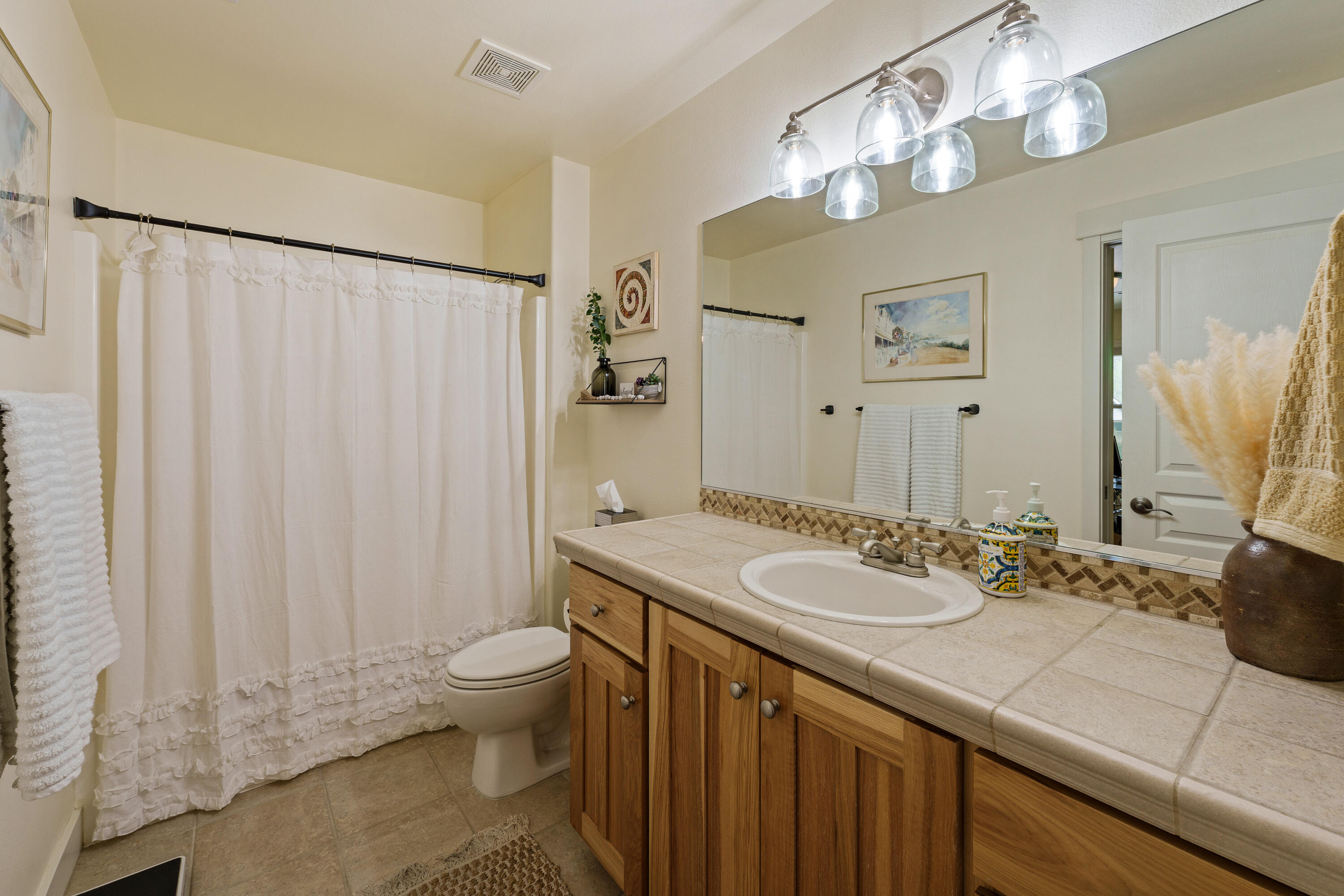 137 NW Outlook Vista Drive