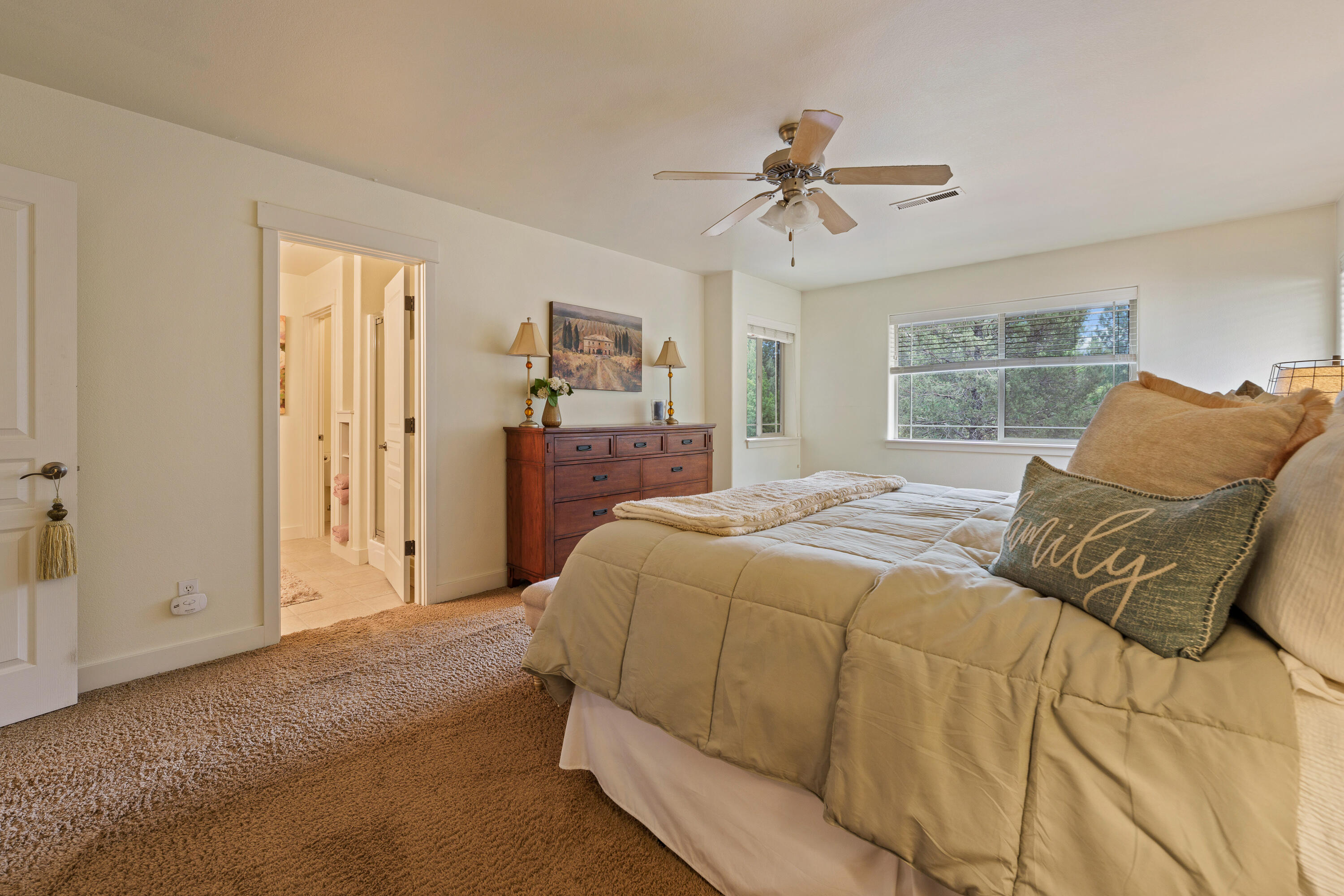 137 NW Outlook Vista Drive