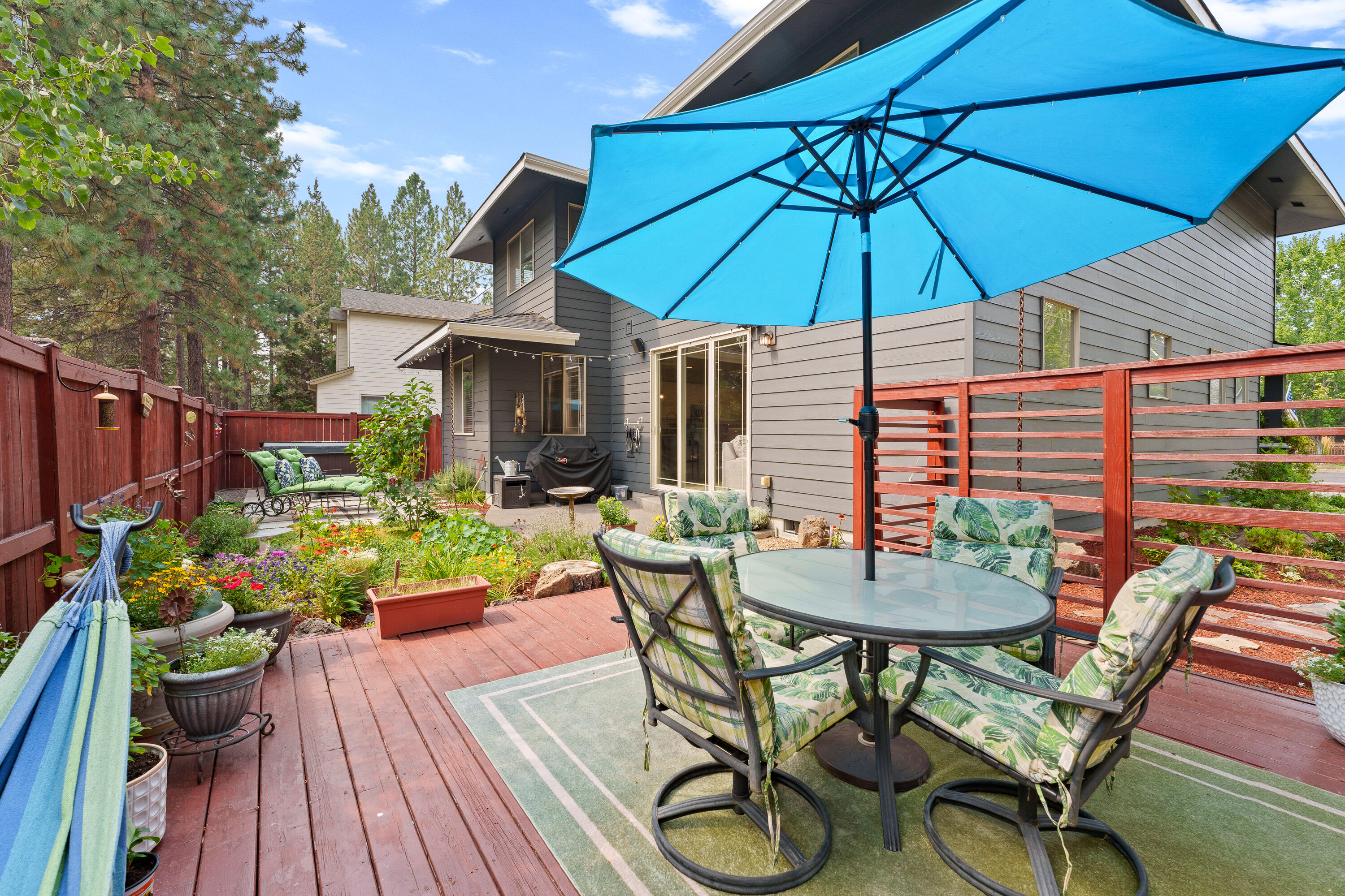 137 NW Outlook Vista Drive