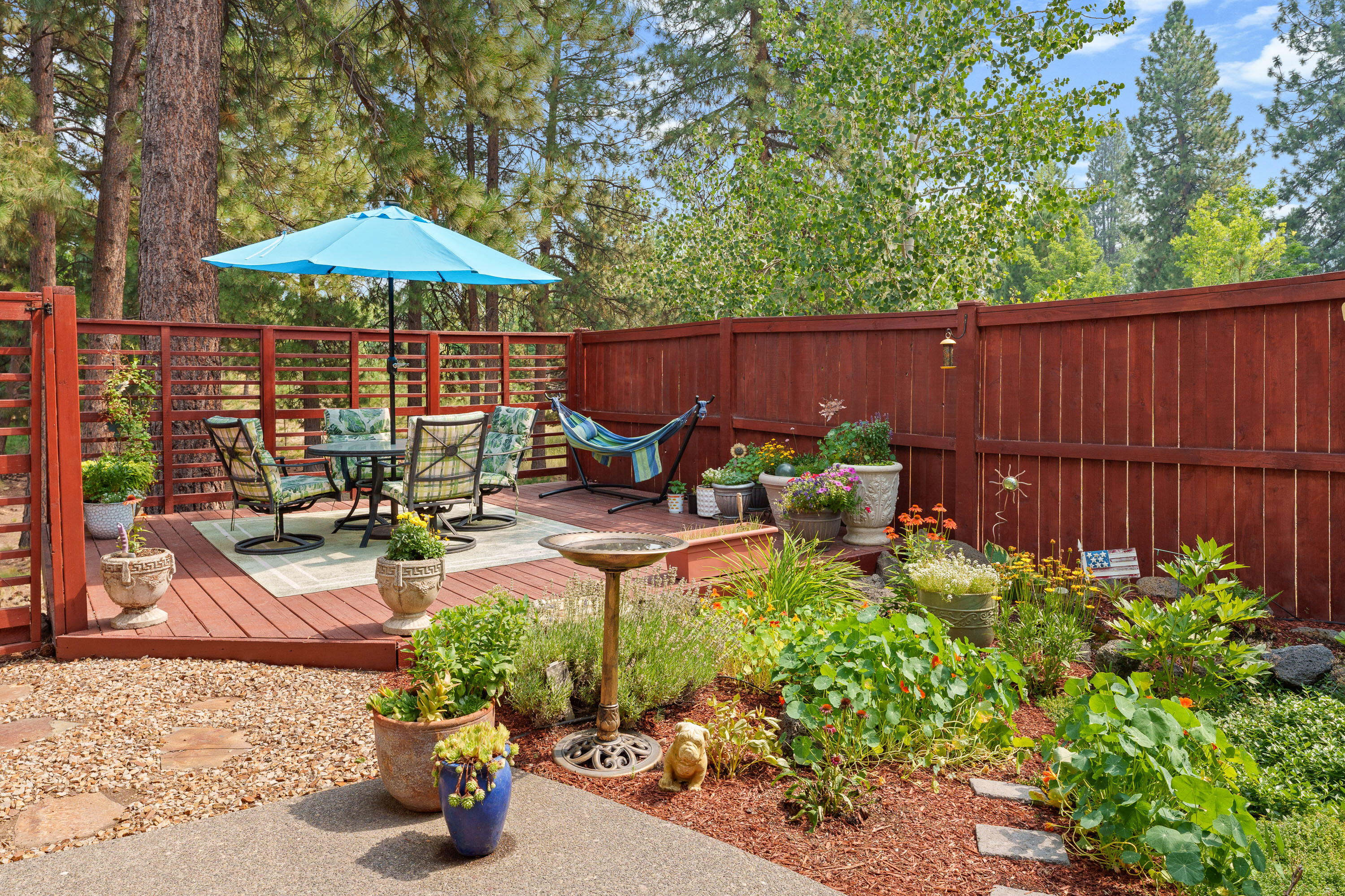 137 NW Outlook Vista Drive