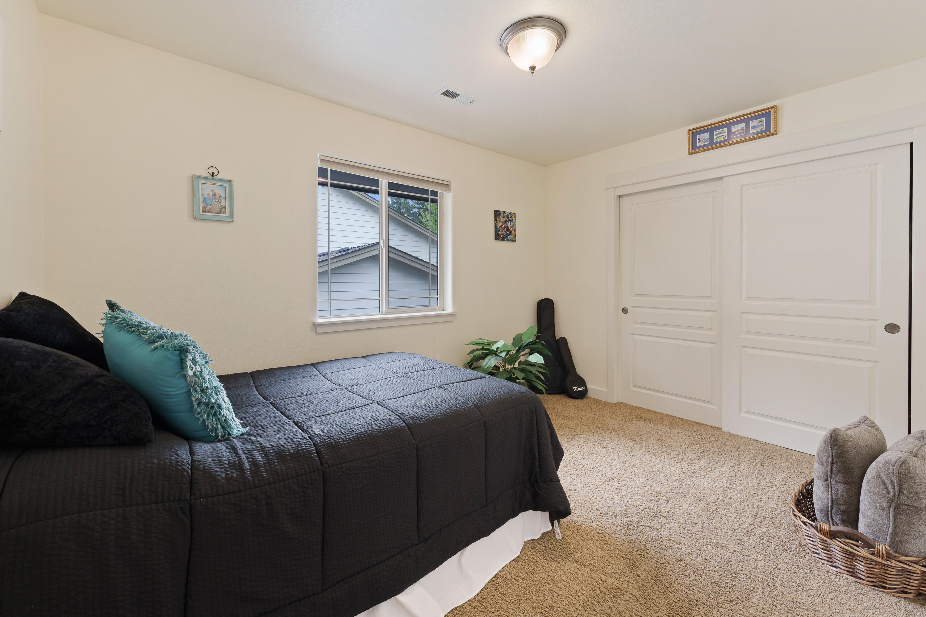 137 NW Outlook Vista Drive