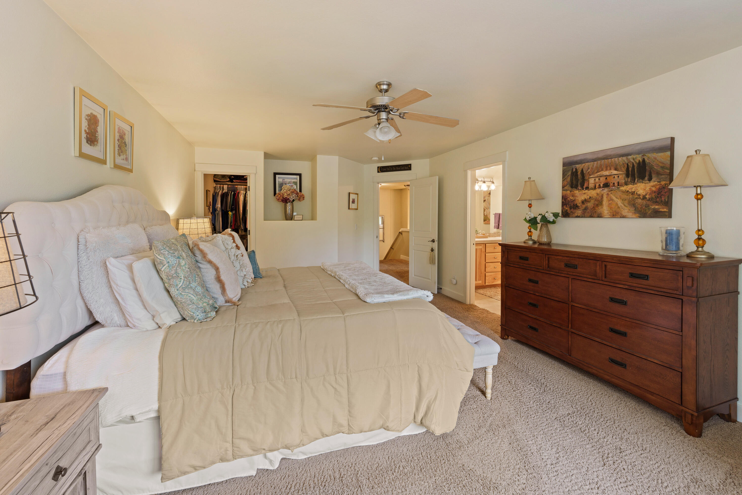 137 NW Outlook Vista Drive