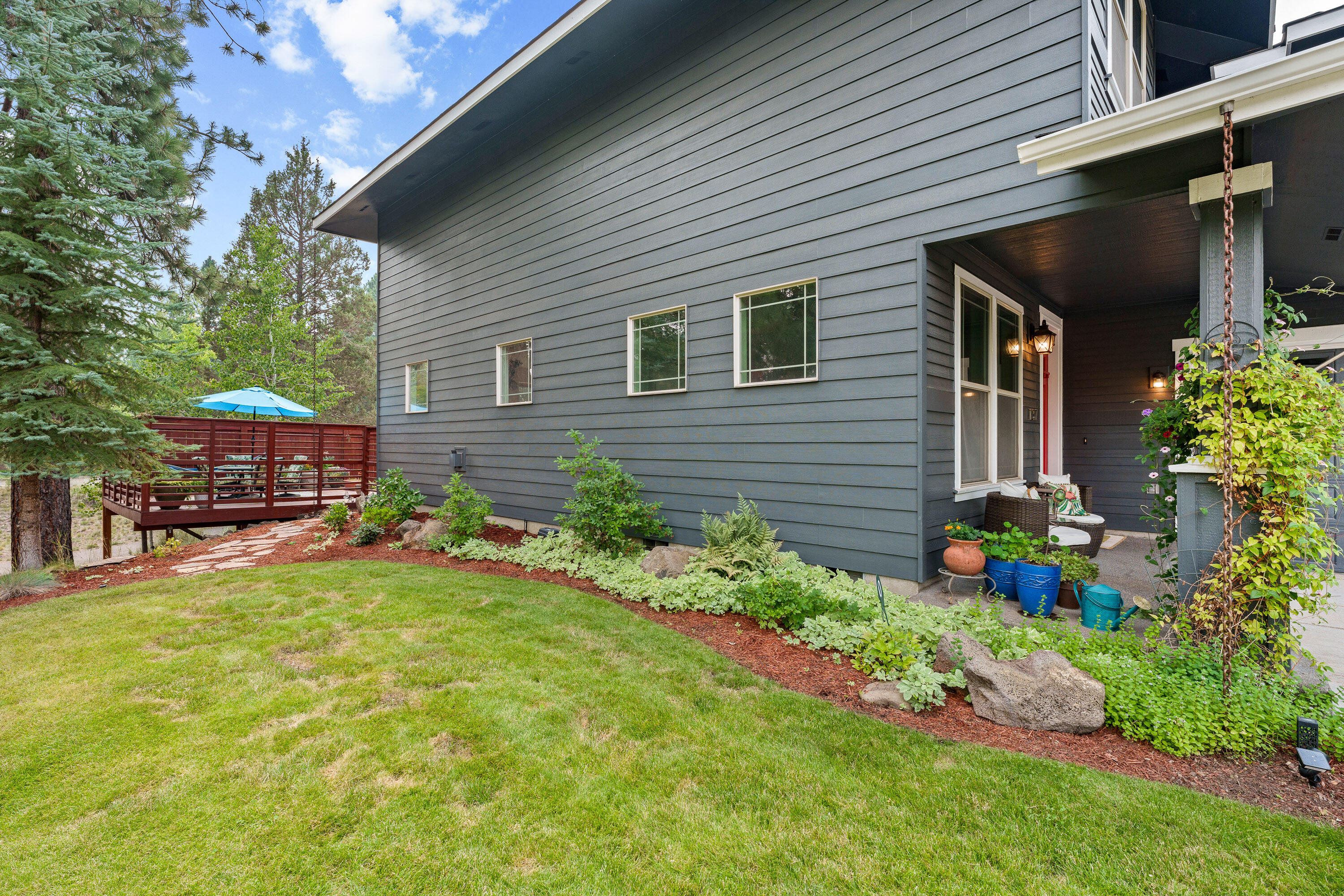 137 NW Outlook Vista Drive