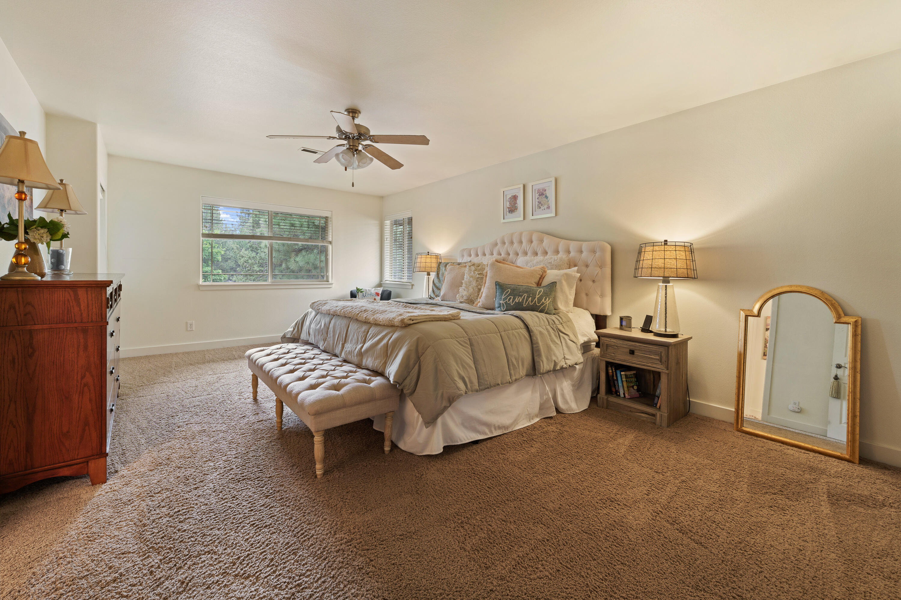 137 NW Outlook Vista Drive