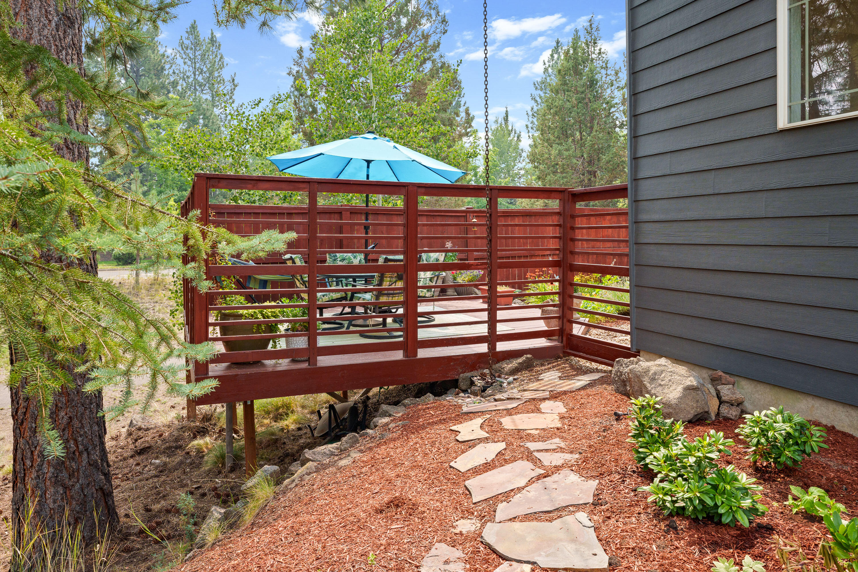 137 NW Outlook Vista Drive