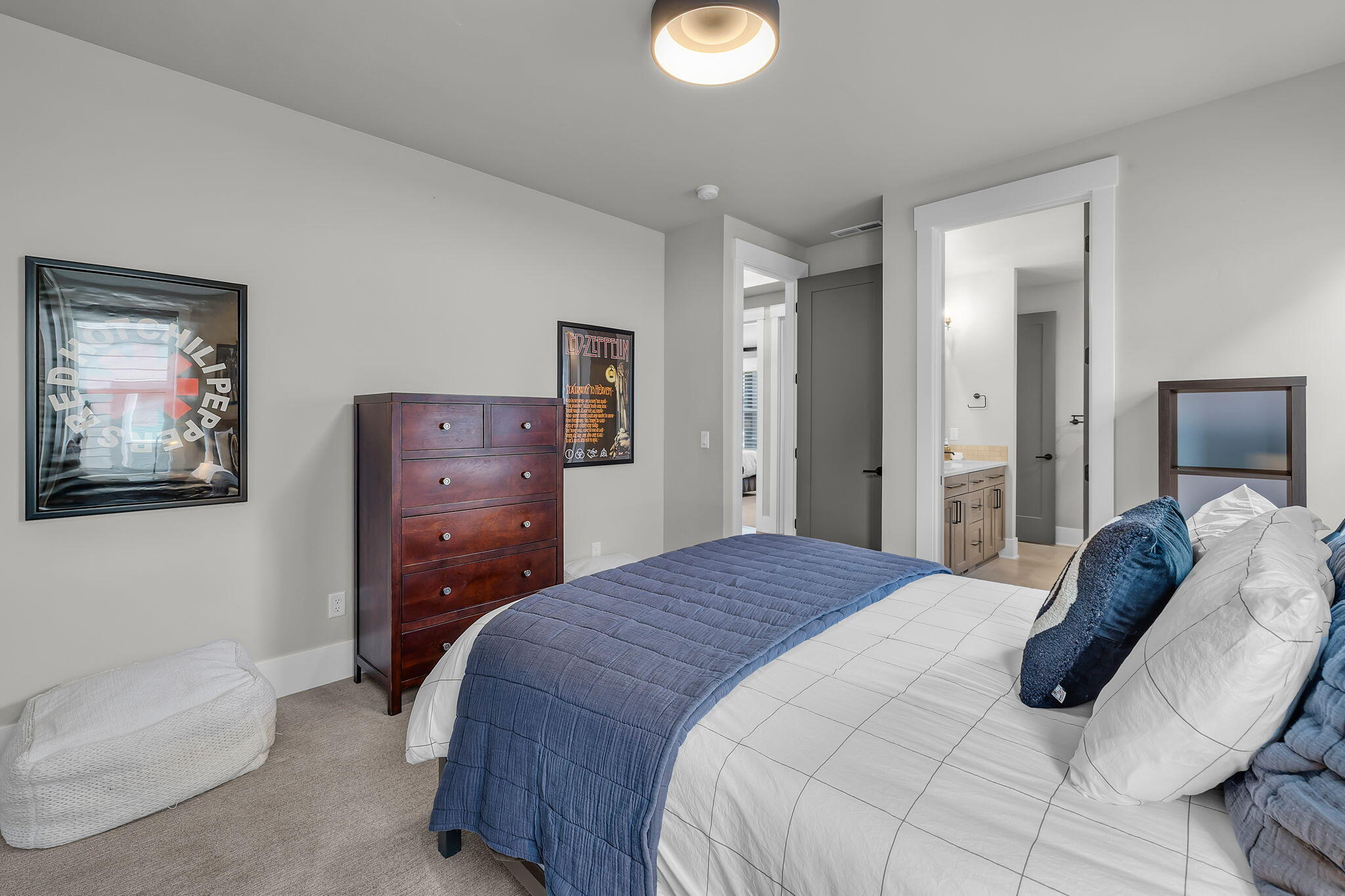 3082 NW Hidden Ridge Drive