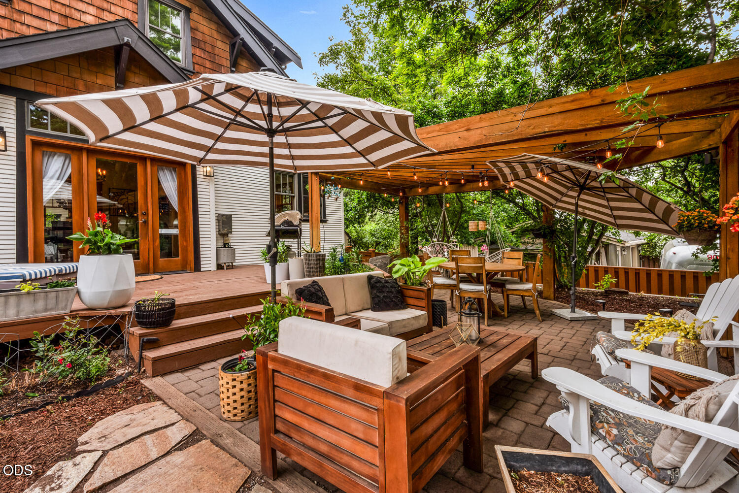 157 NW Black Hawk Avenue