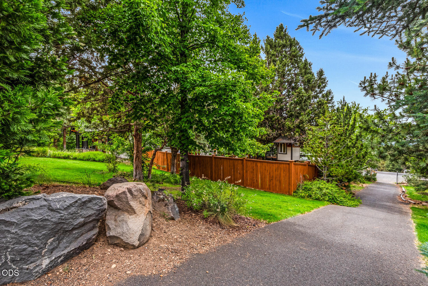 157 NW Black Hawk Avenue