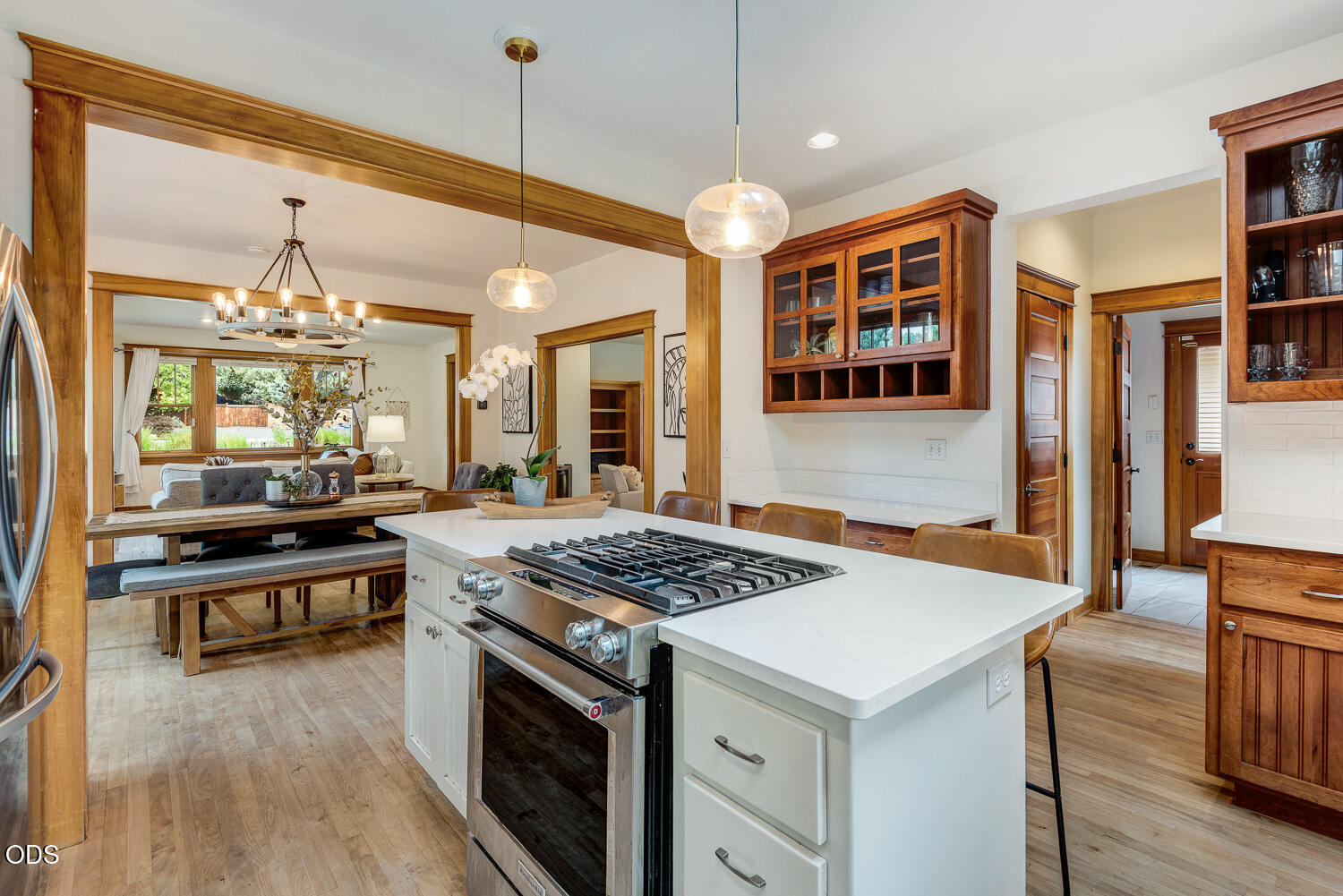 157 NW Black Hawk Avenue