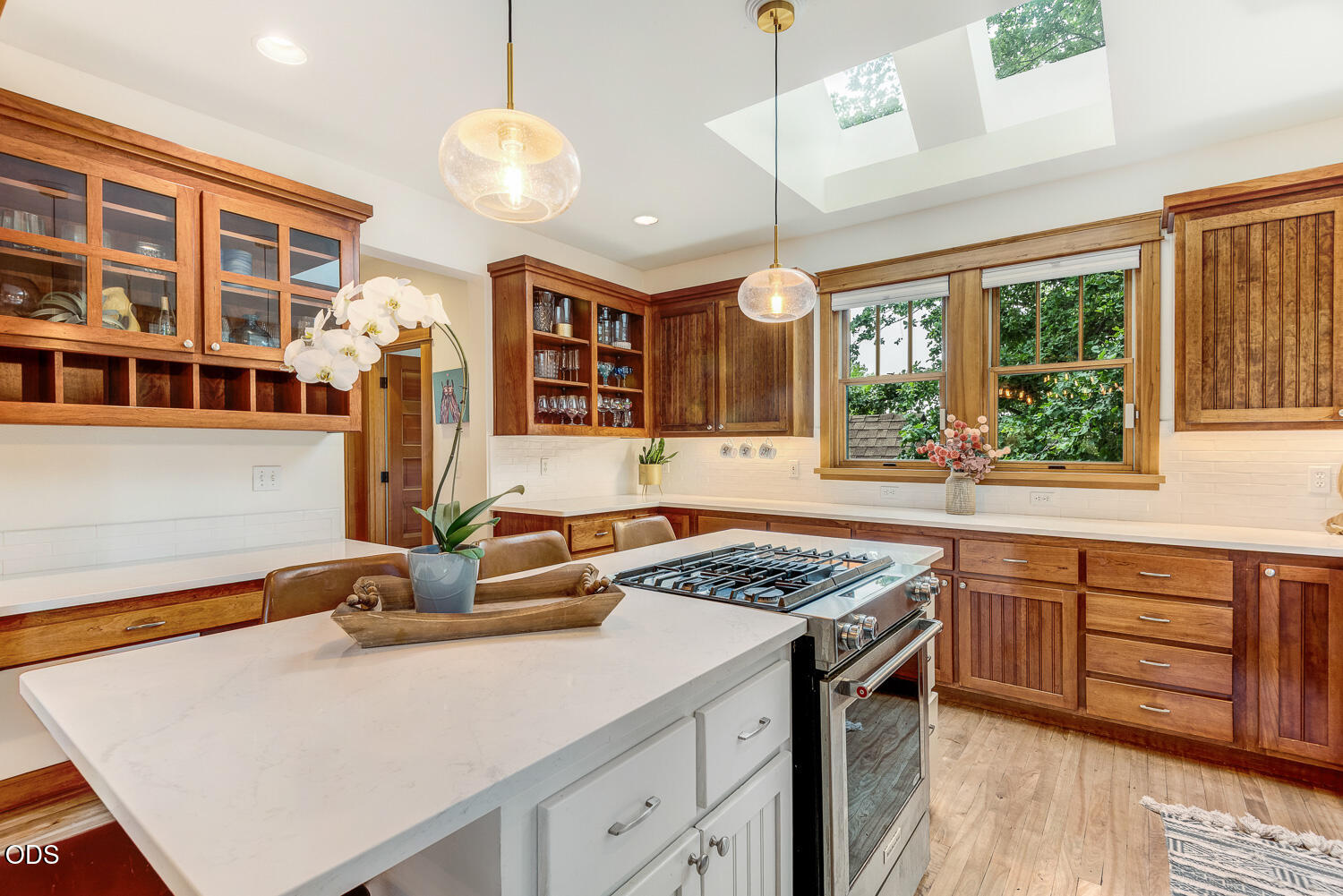 157 NW Black Hawk Avenue
