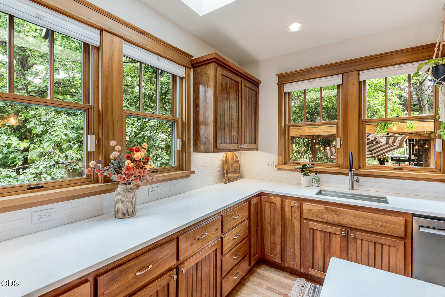 157 NW Black Hawk Avenue