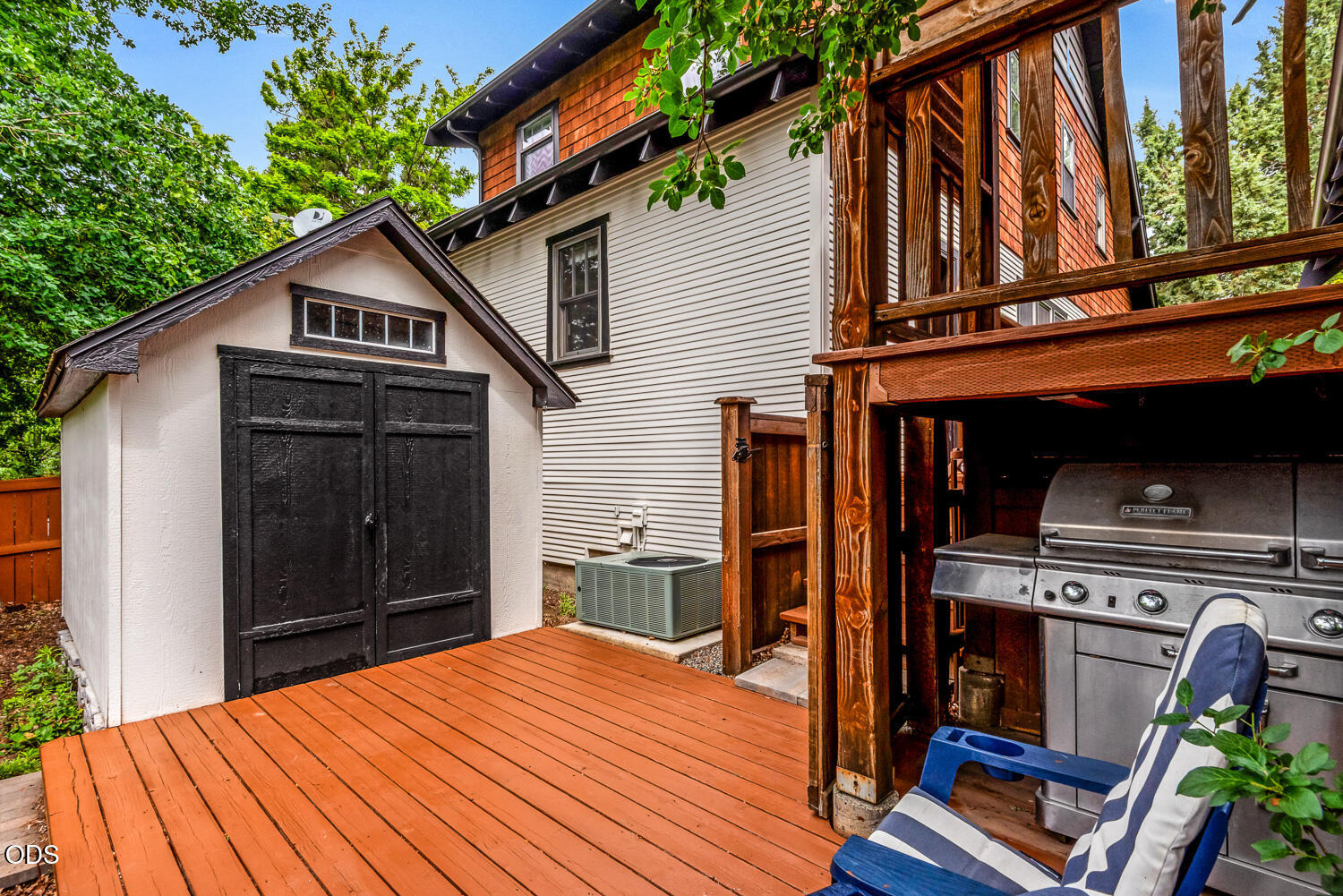157 NW Black Hawk Avenue