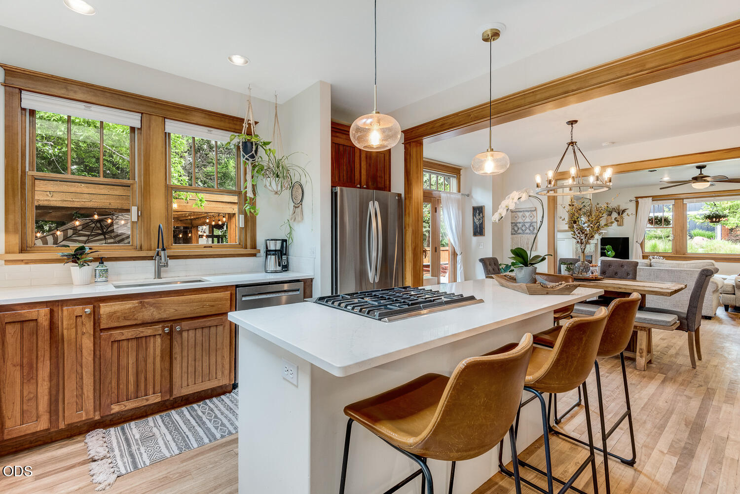 157 NW Black Hawk Avenue