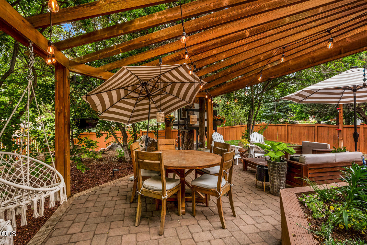 157 NW Black Hawk Avenue