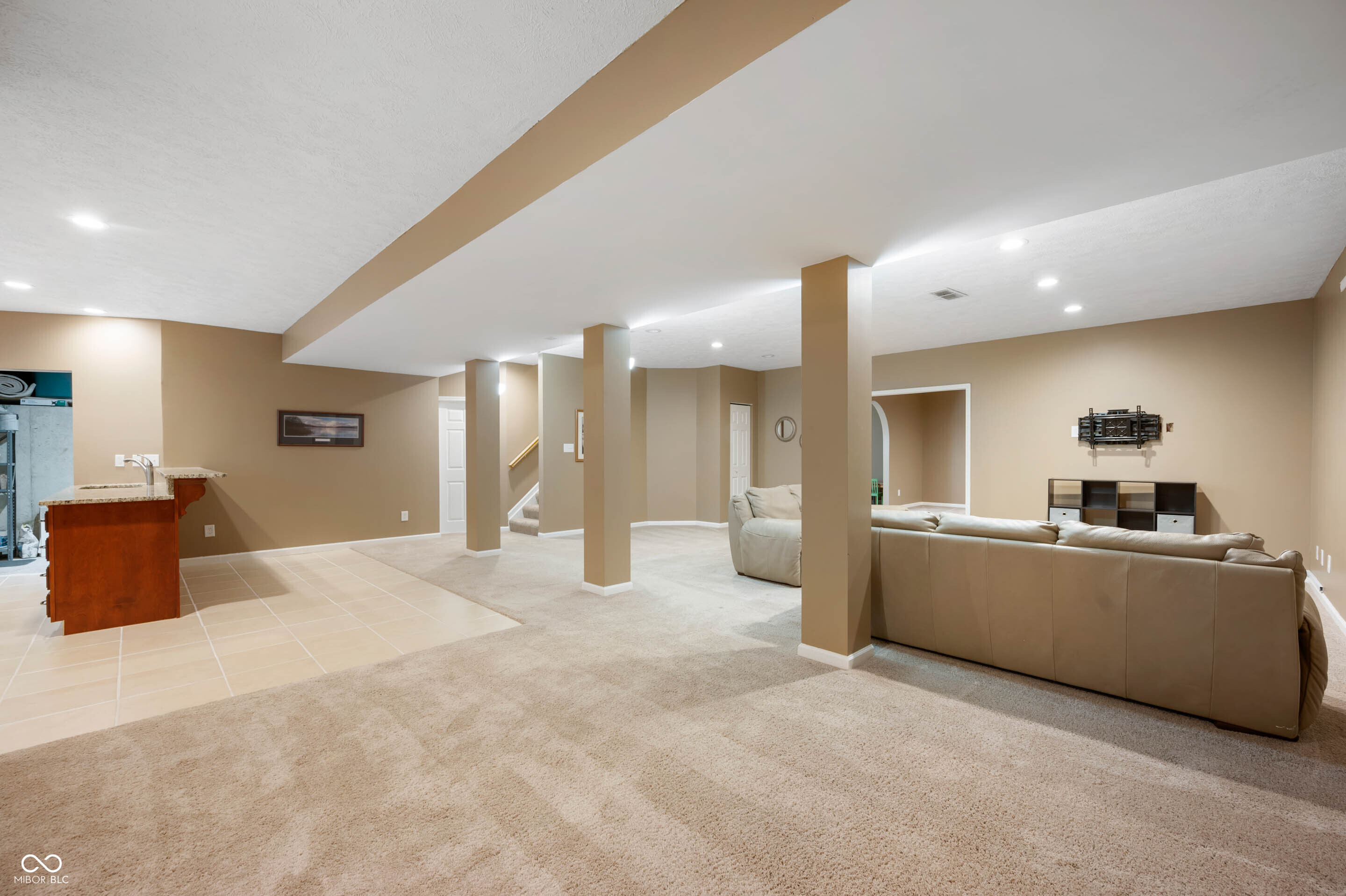 5946 Garden Gate Way