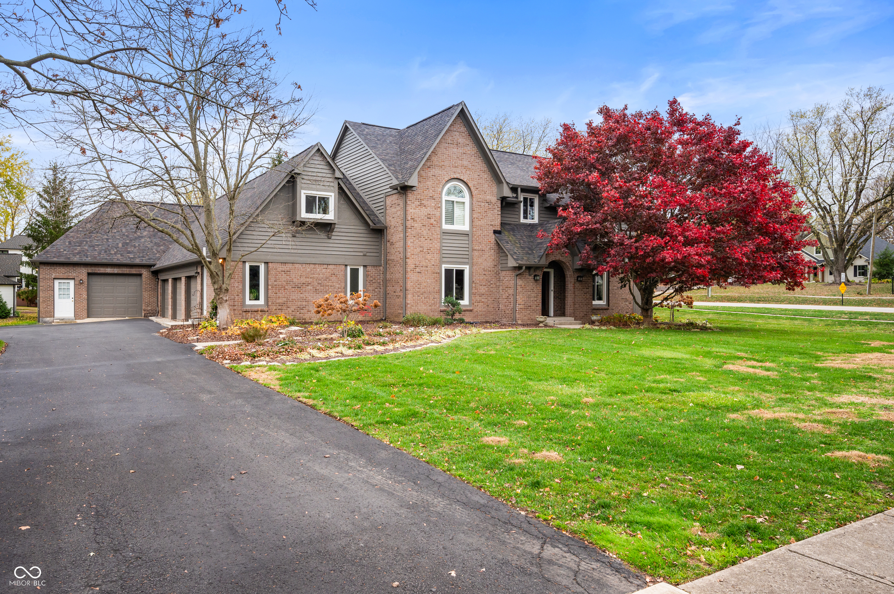 4841 Woodfield Drive
