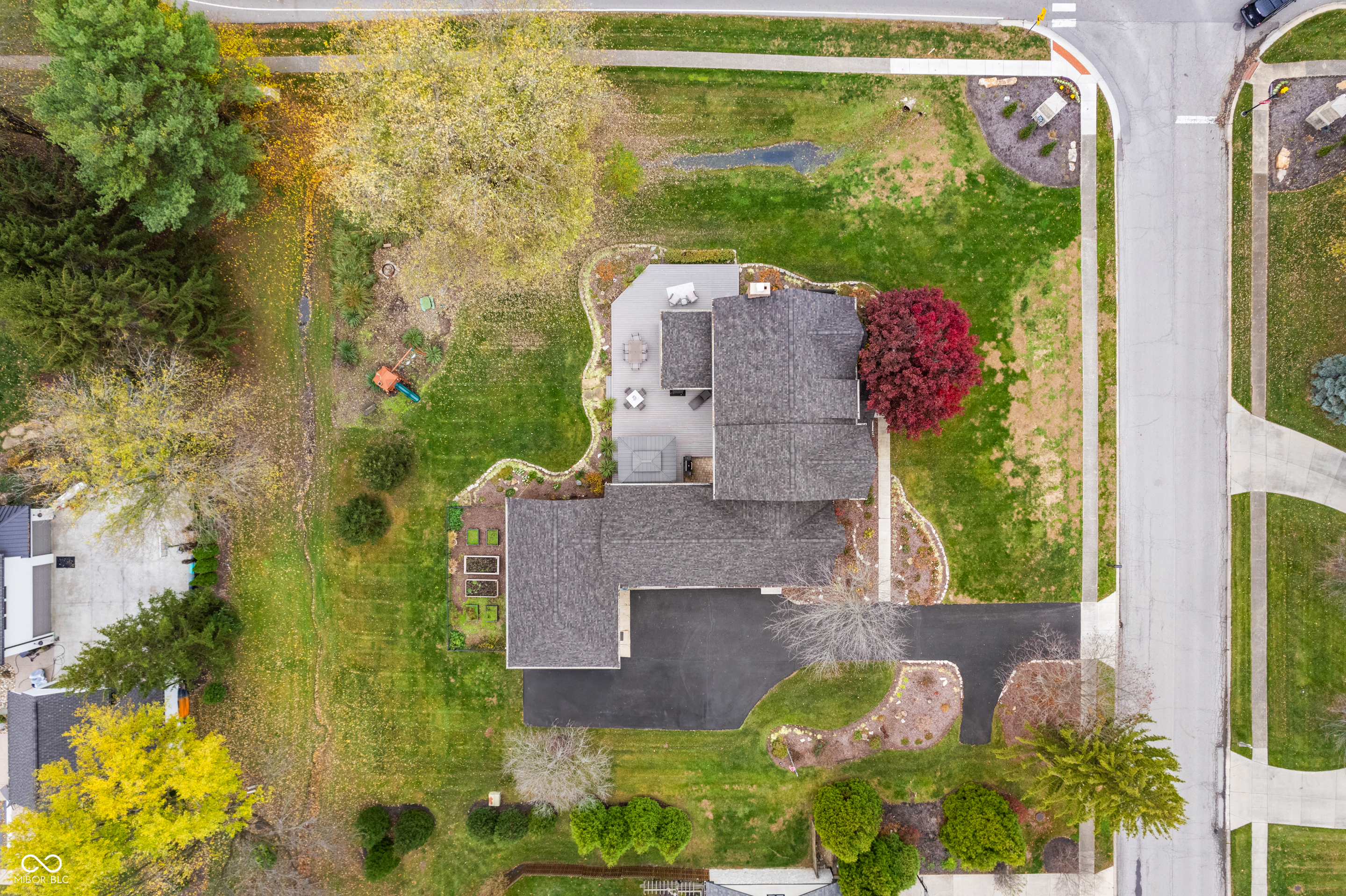 4841 Woodfield Drive