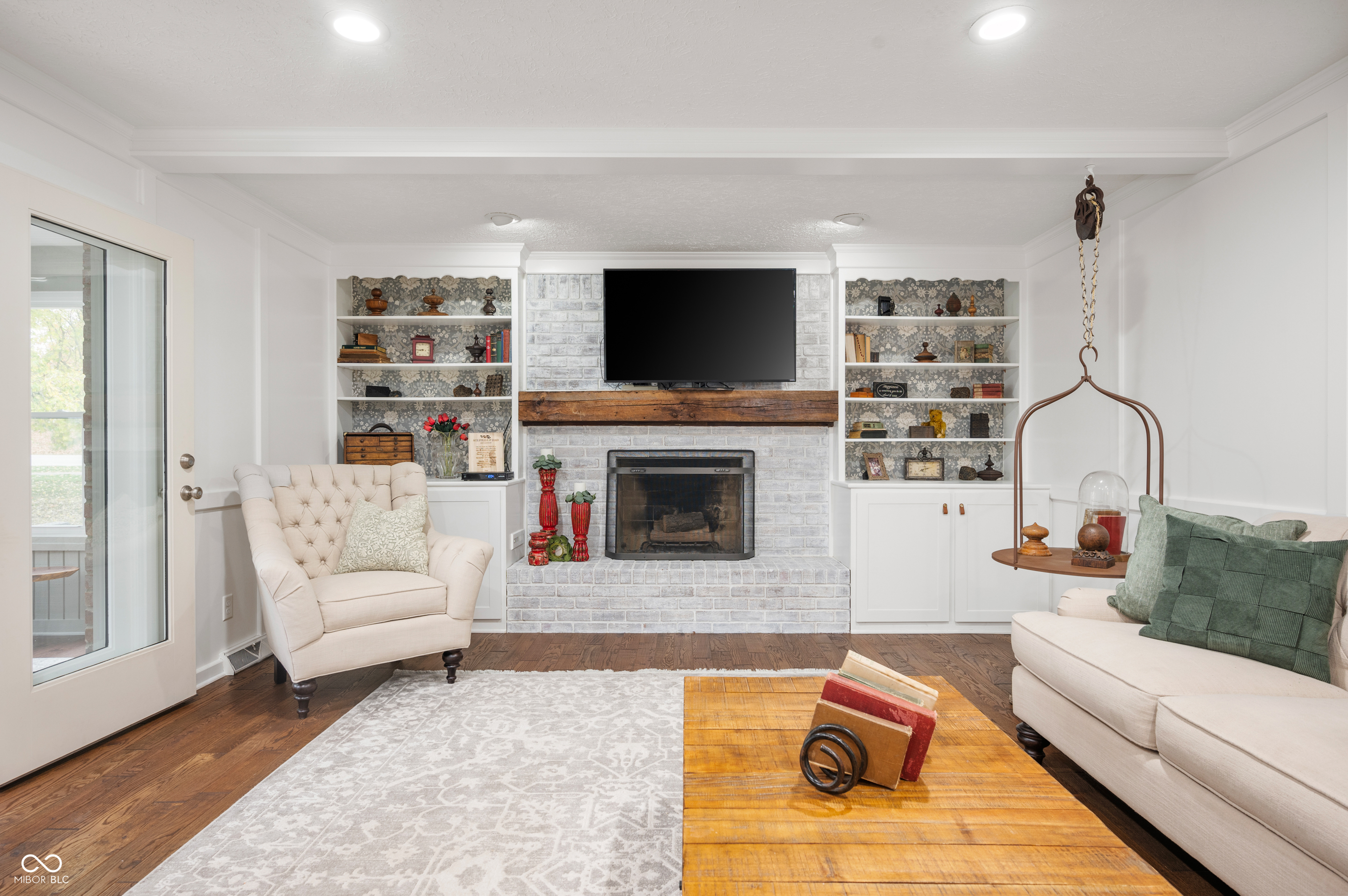 4841 Woodfield Drive