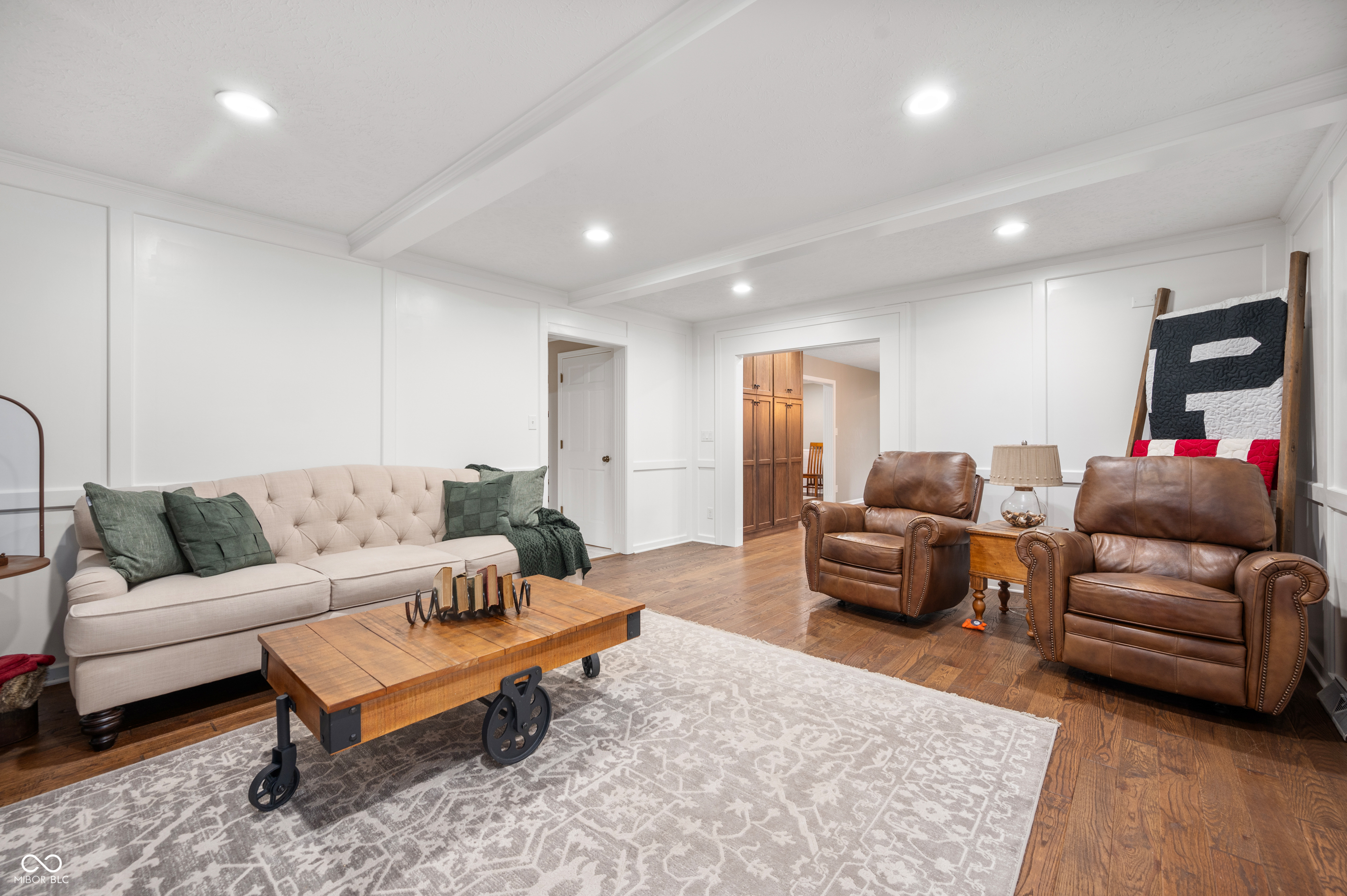 4841 Woodfield Drive