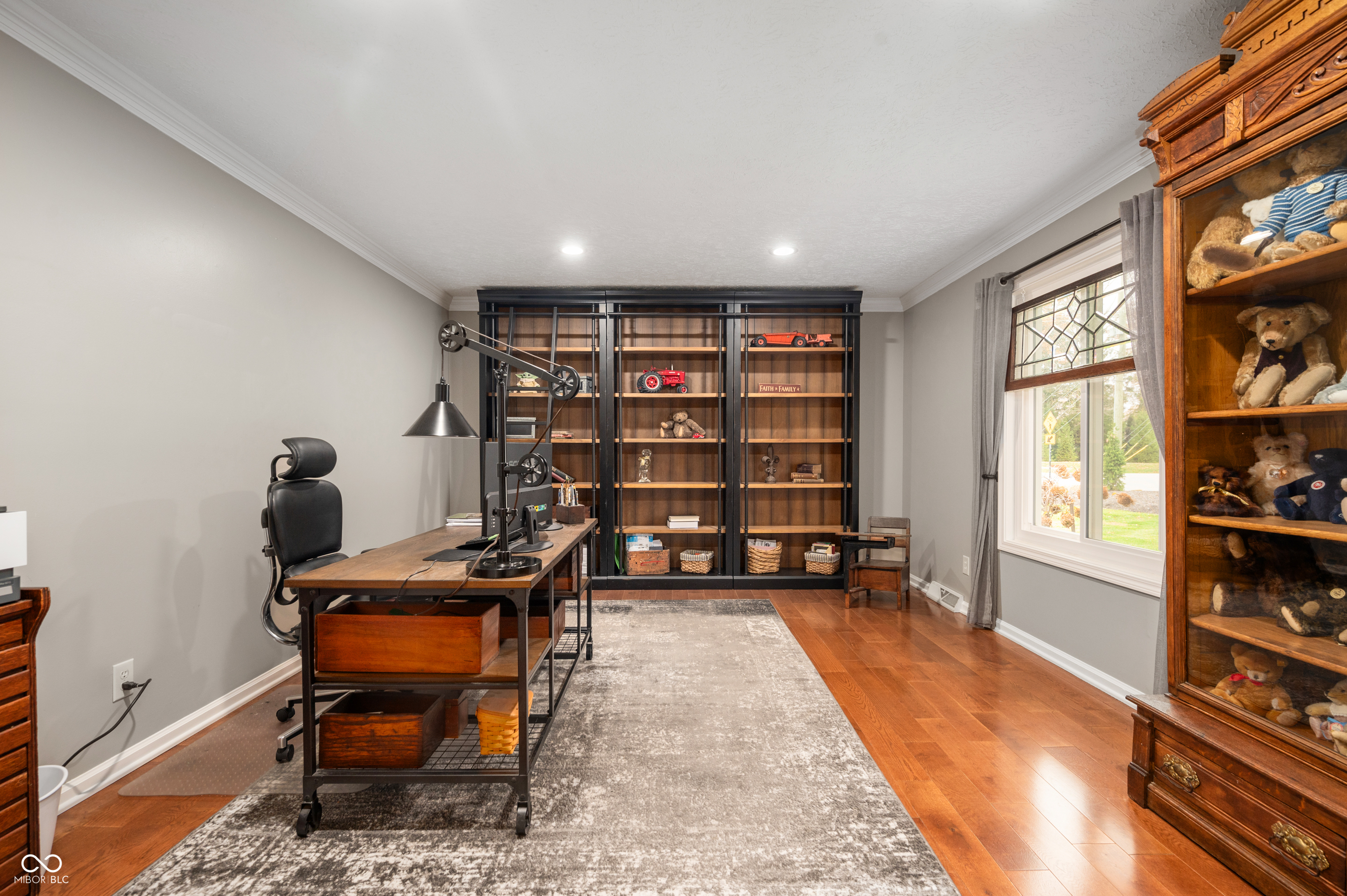 4841 Woodfield Drive