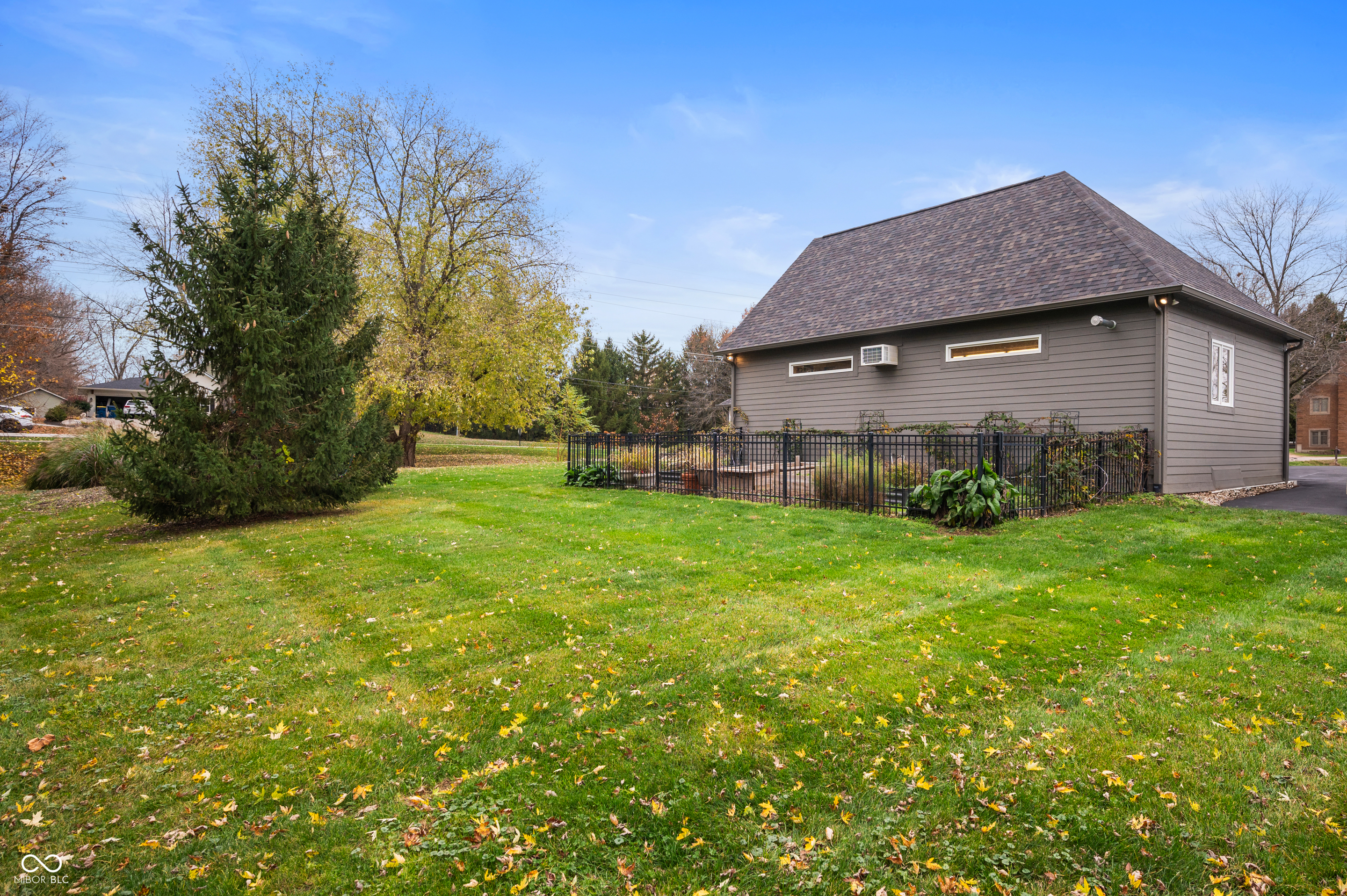 4841 Woodfield Drive