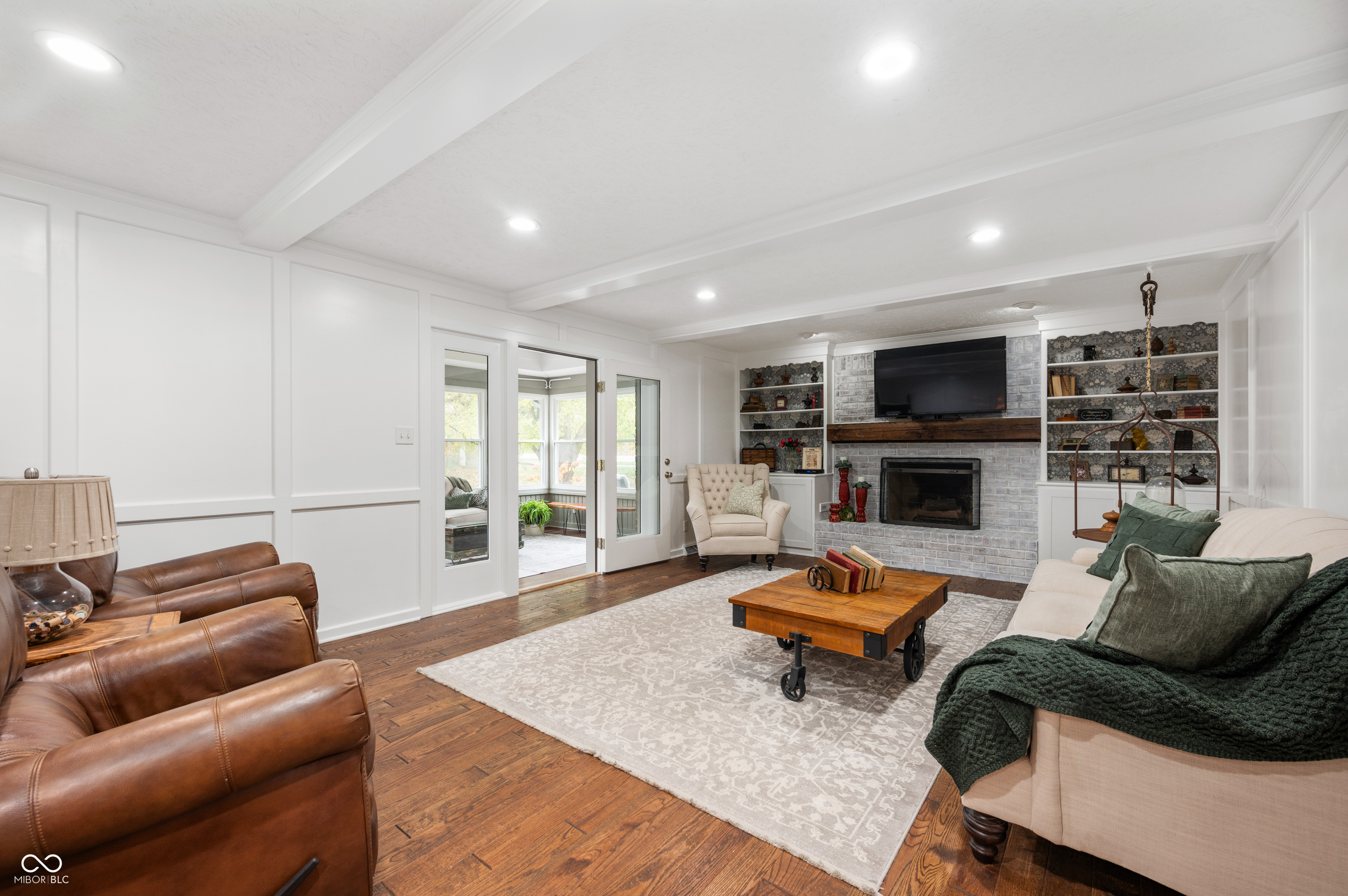 4841 Woodfield Drive