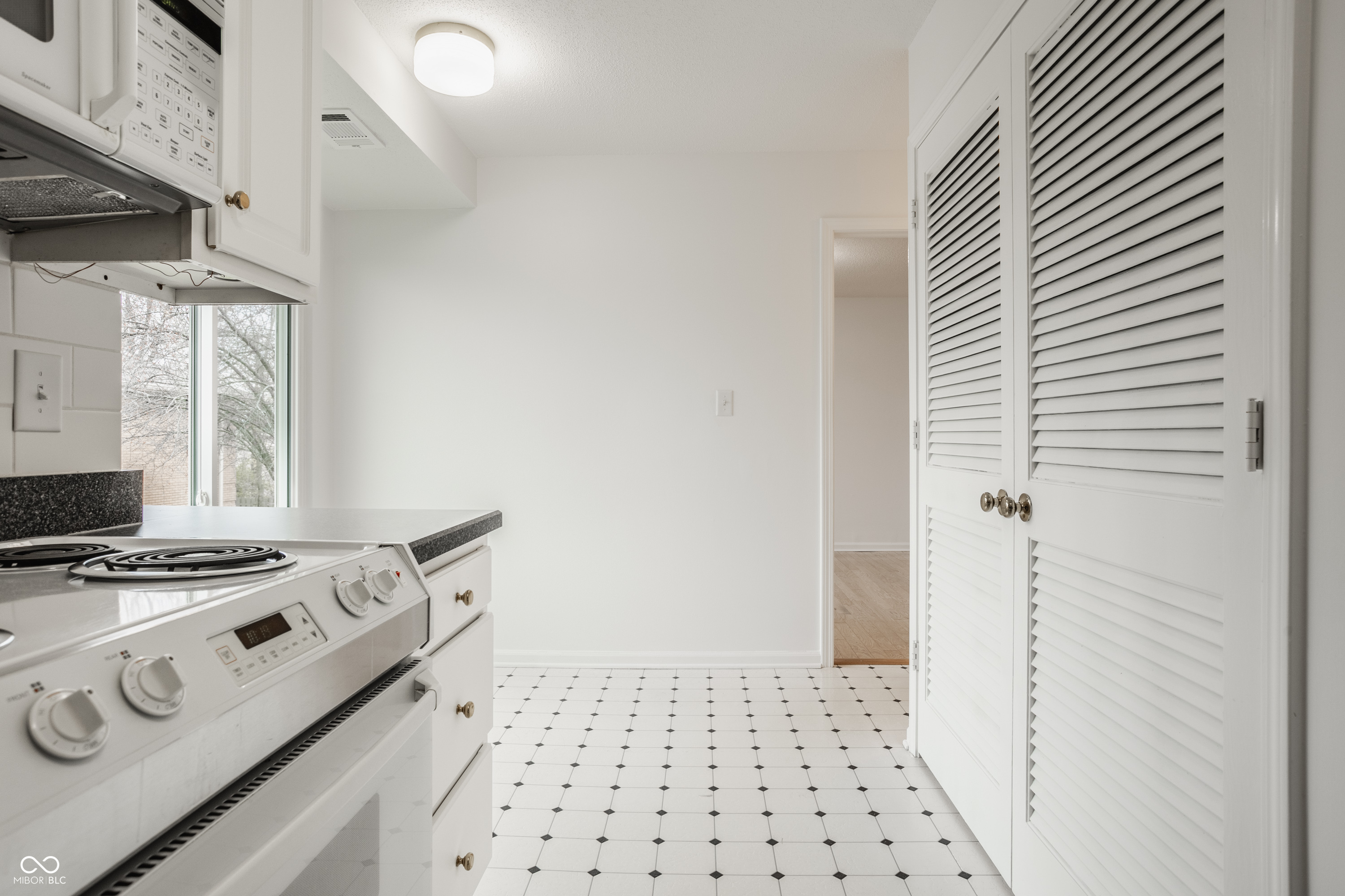 589 E Hunters Drive Unit: D