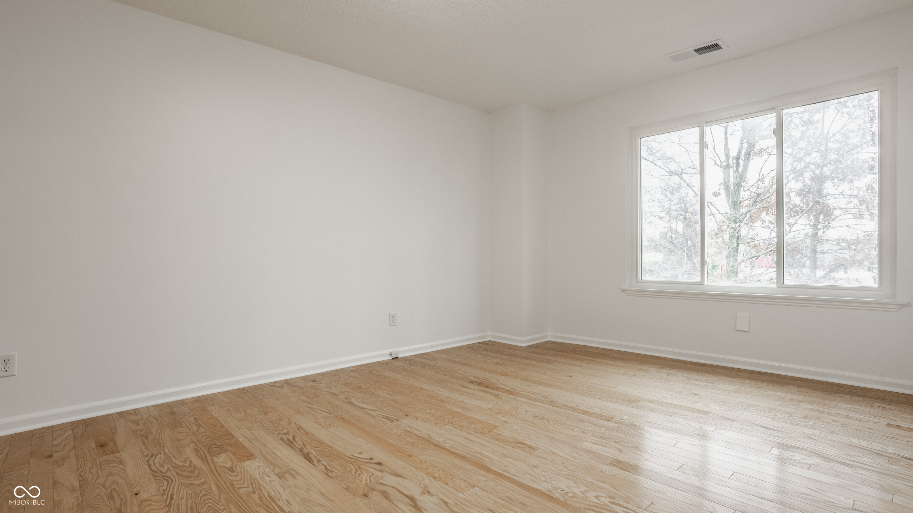 589 E Hunters Drive Unit: D