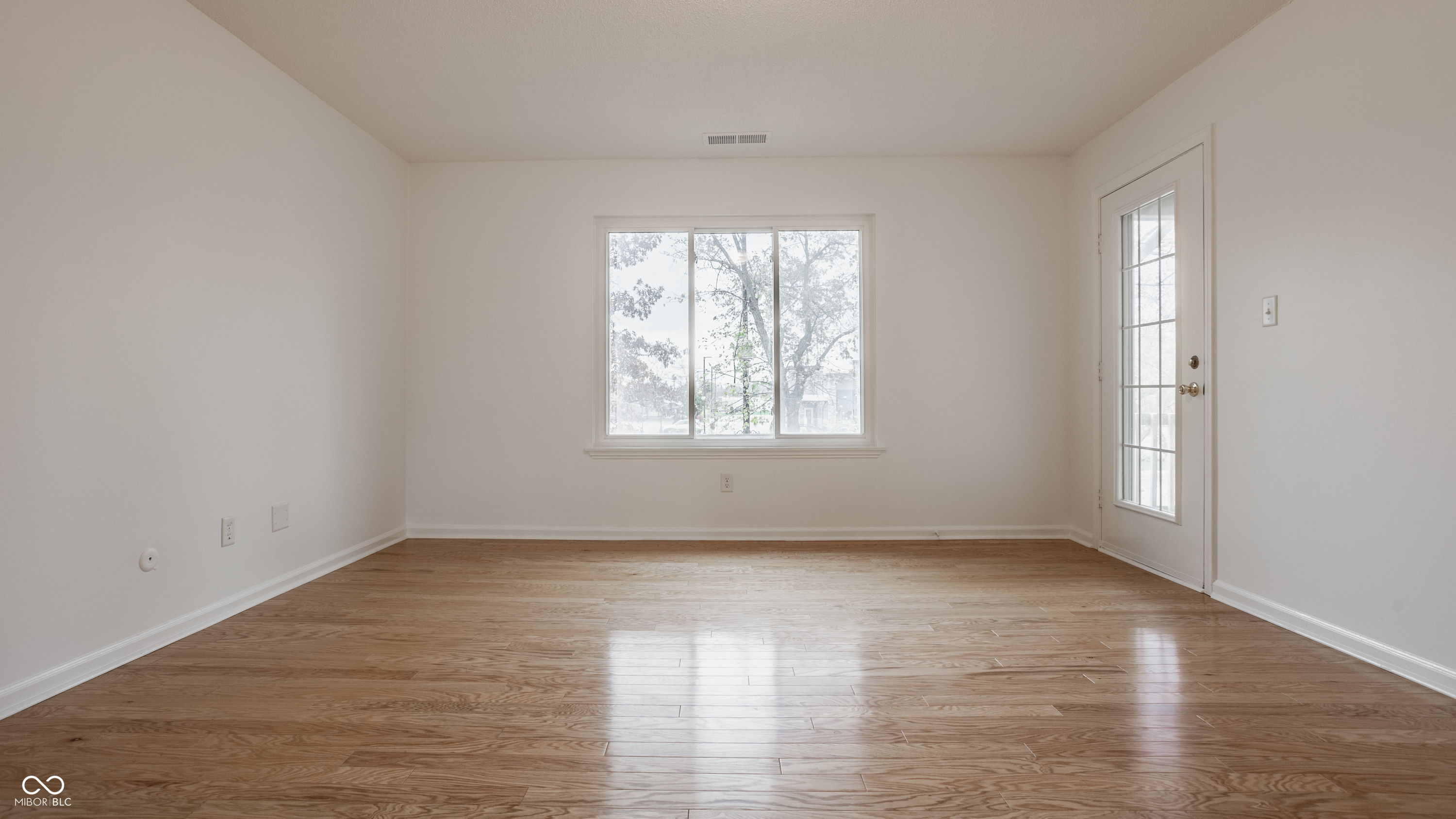589 E Hunters Drive Unit: D