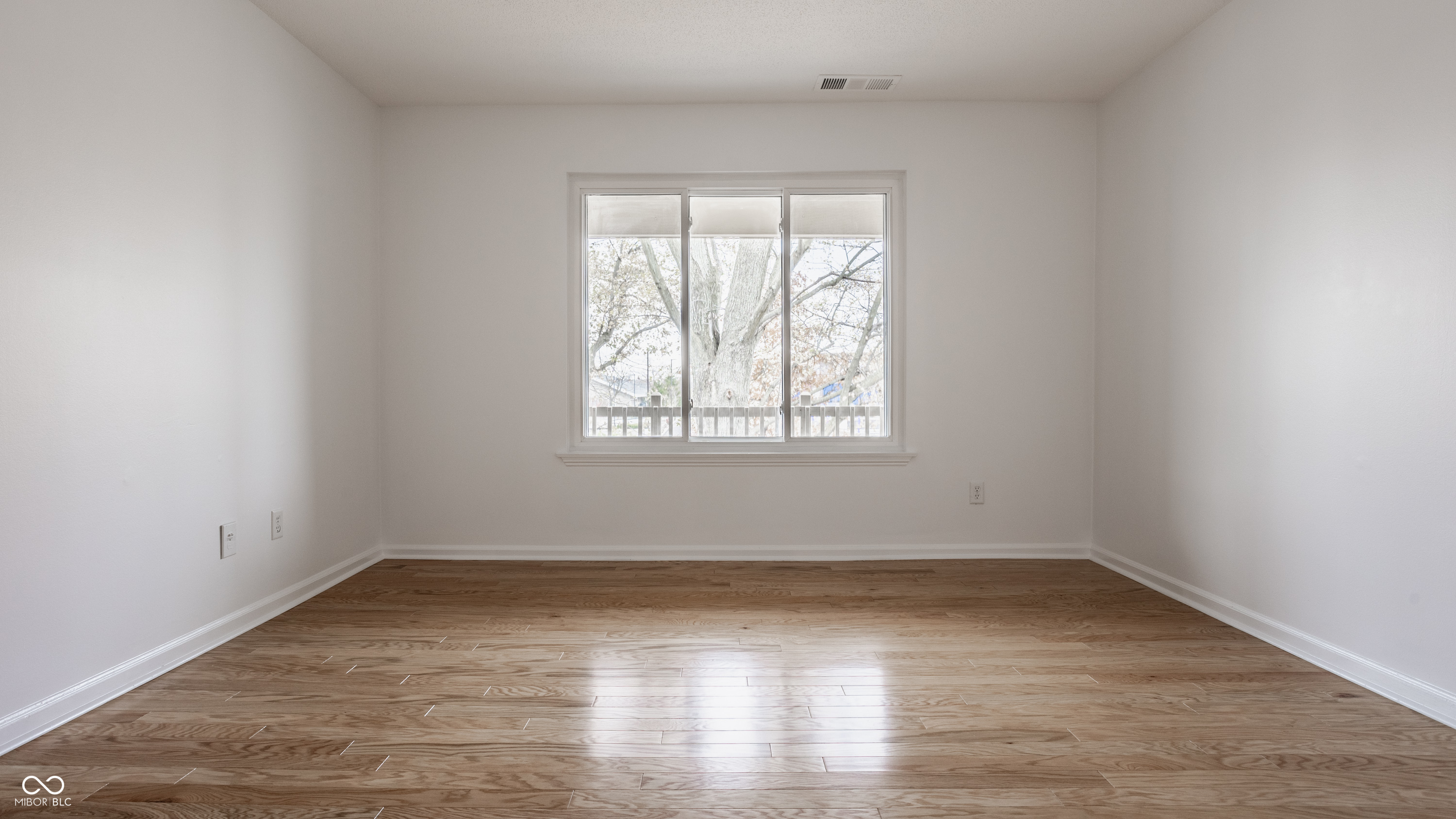 589 E Hunters Drive Unit: D