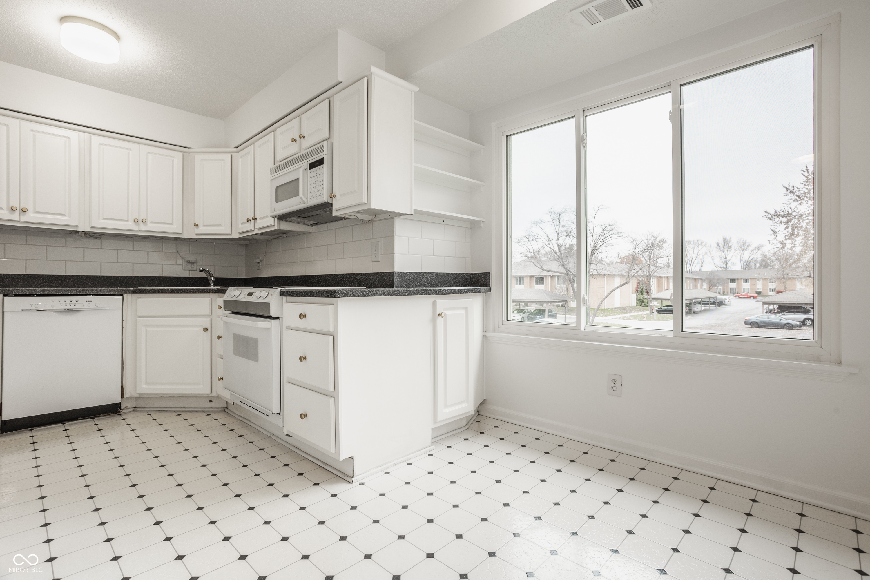 589 E Hunters Drive Unit: D
