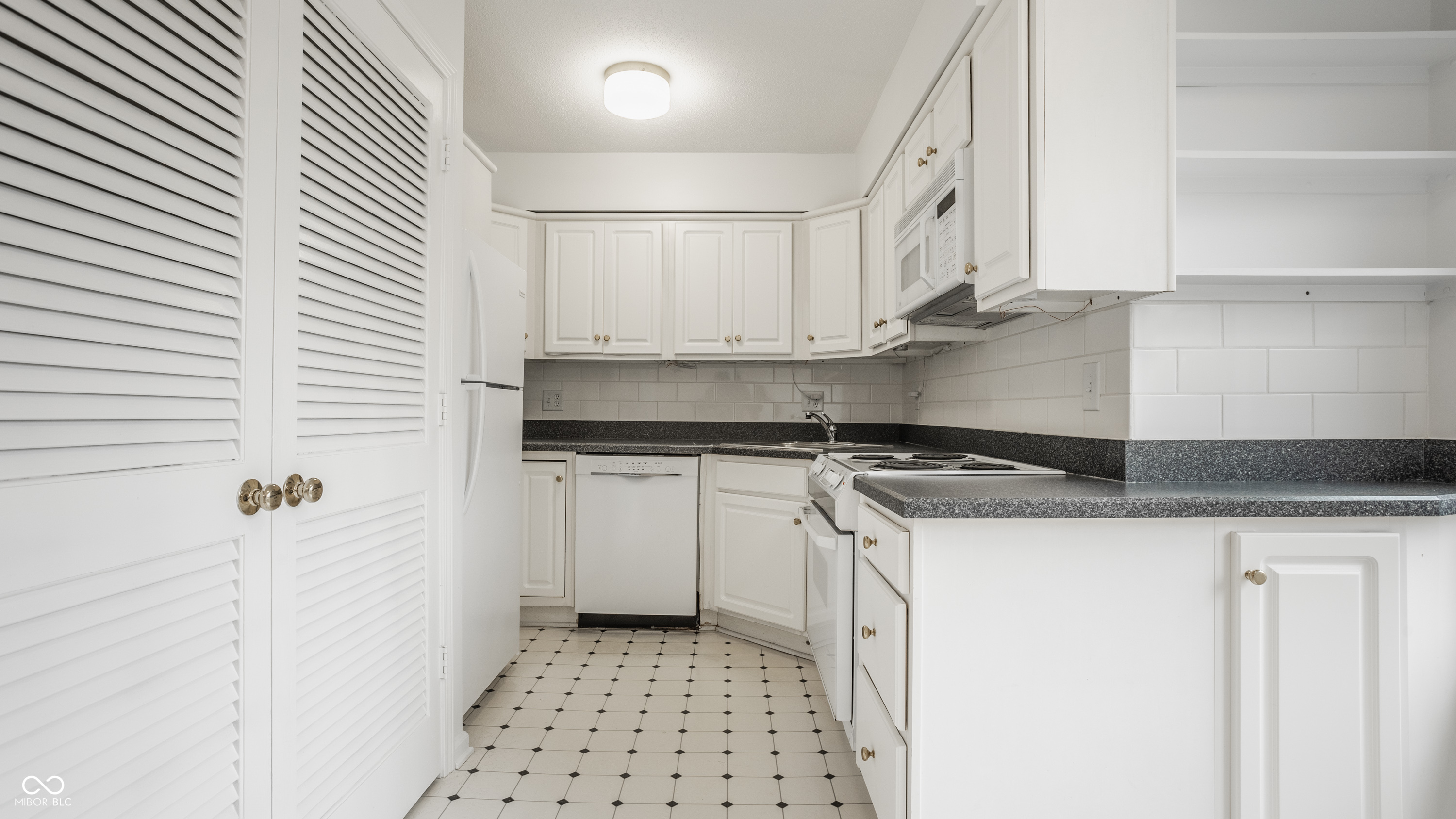 589 E Hunters Drive Unit: D