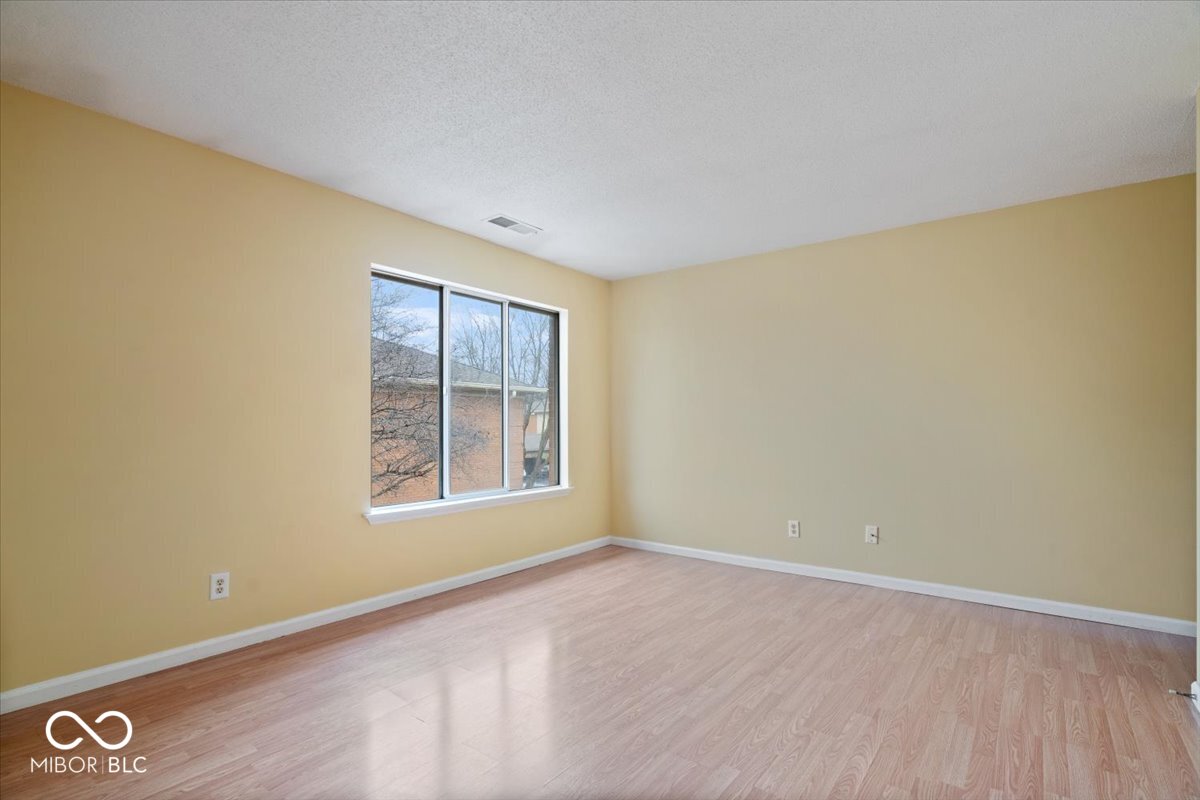 581 W Hunters Drive Unit: D