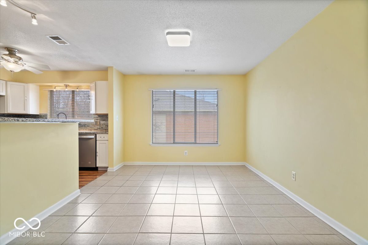 581 W Hunters Drive Unit: D