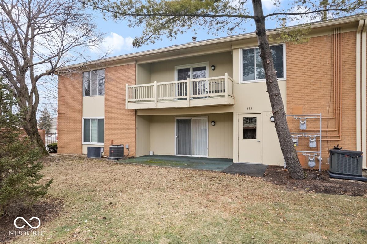 581 W Hunters Drive Unit: D